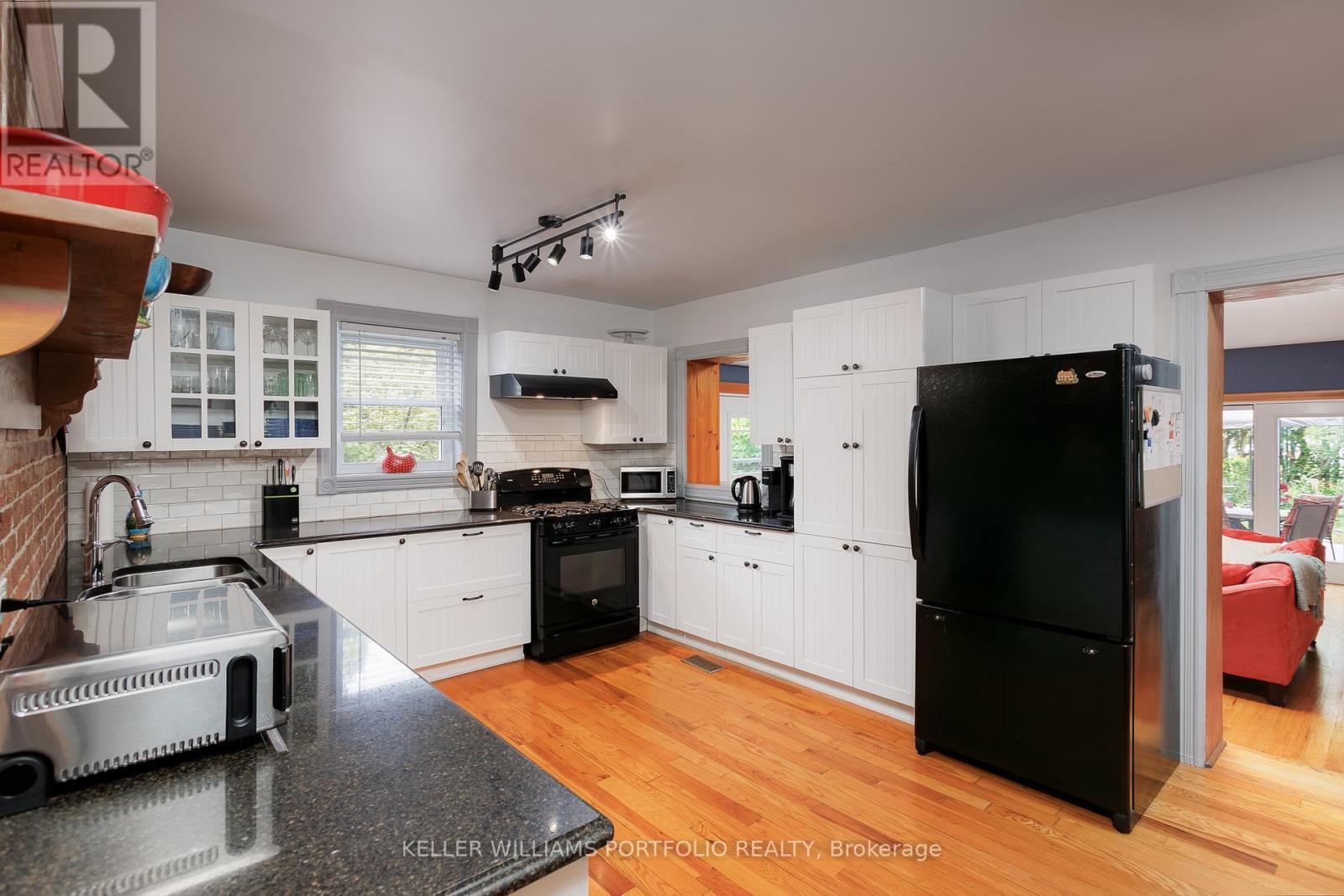 191 Stuart Street, Cobourg, ON - Indoor Photo Showing Kitchen