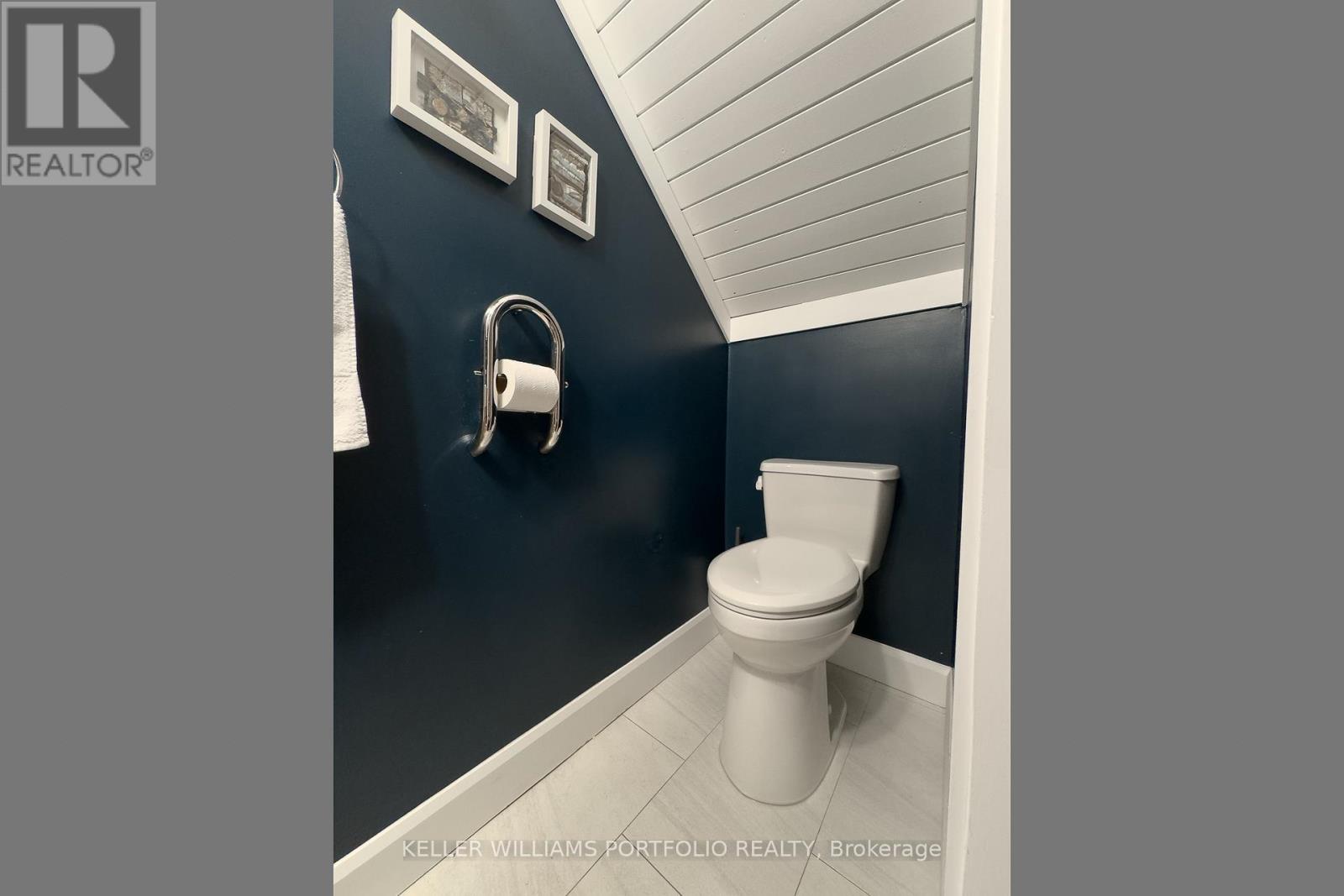 Main floor 2 piece Bathroom - 191 Stuart Street, Cobourg, ON - Indoor Photo Showing Bathroom