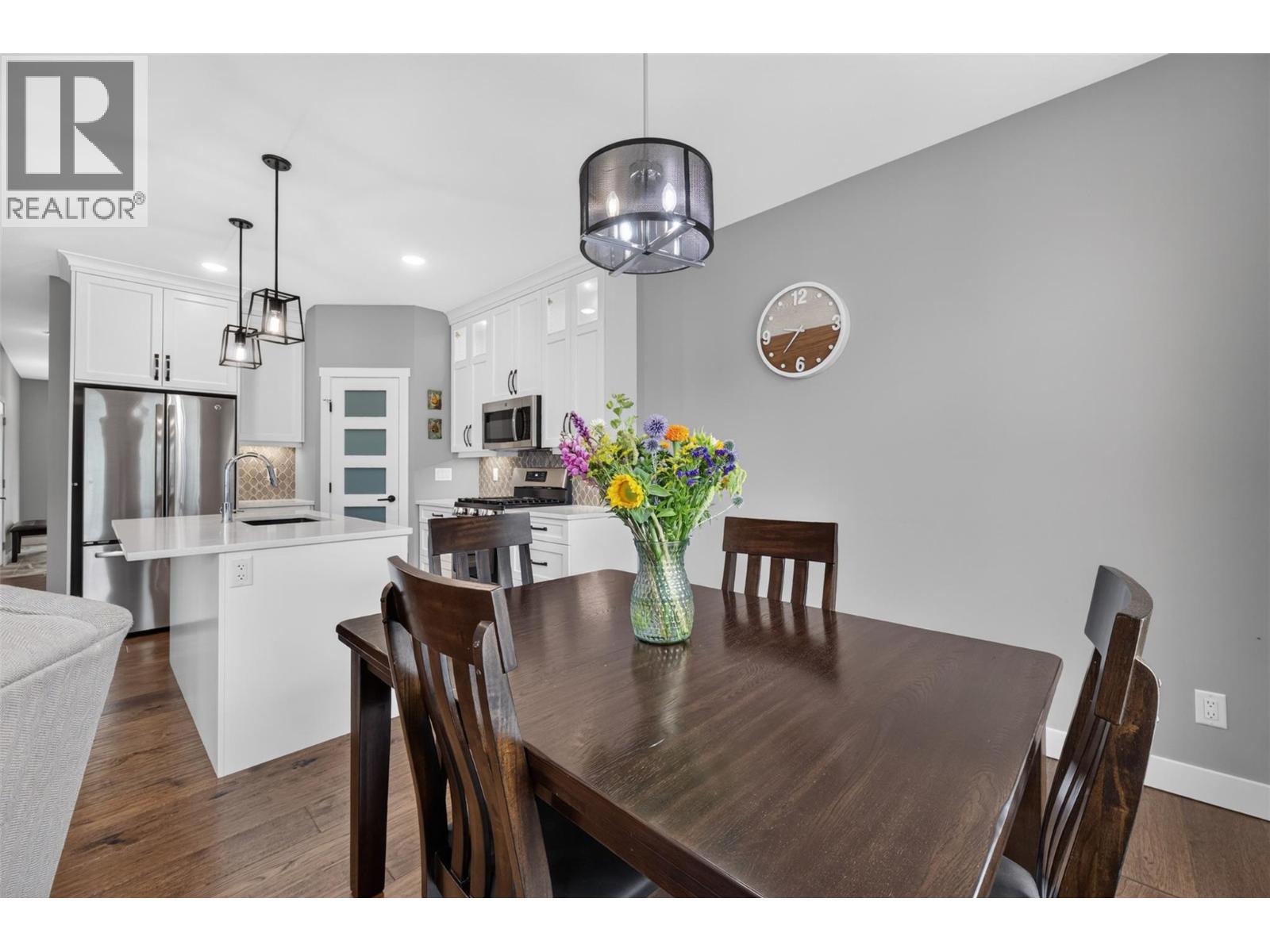 1791 10 Street Sw Unit# 27, Salmon Arm, BC - Indoor Photo Showing Dining Room
