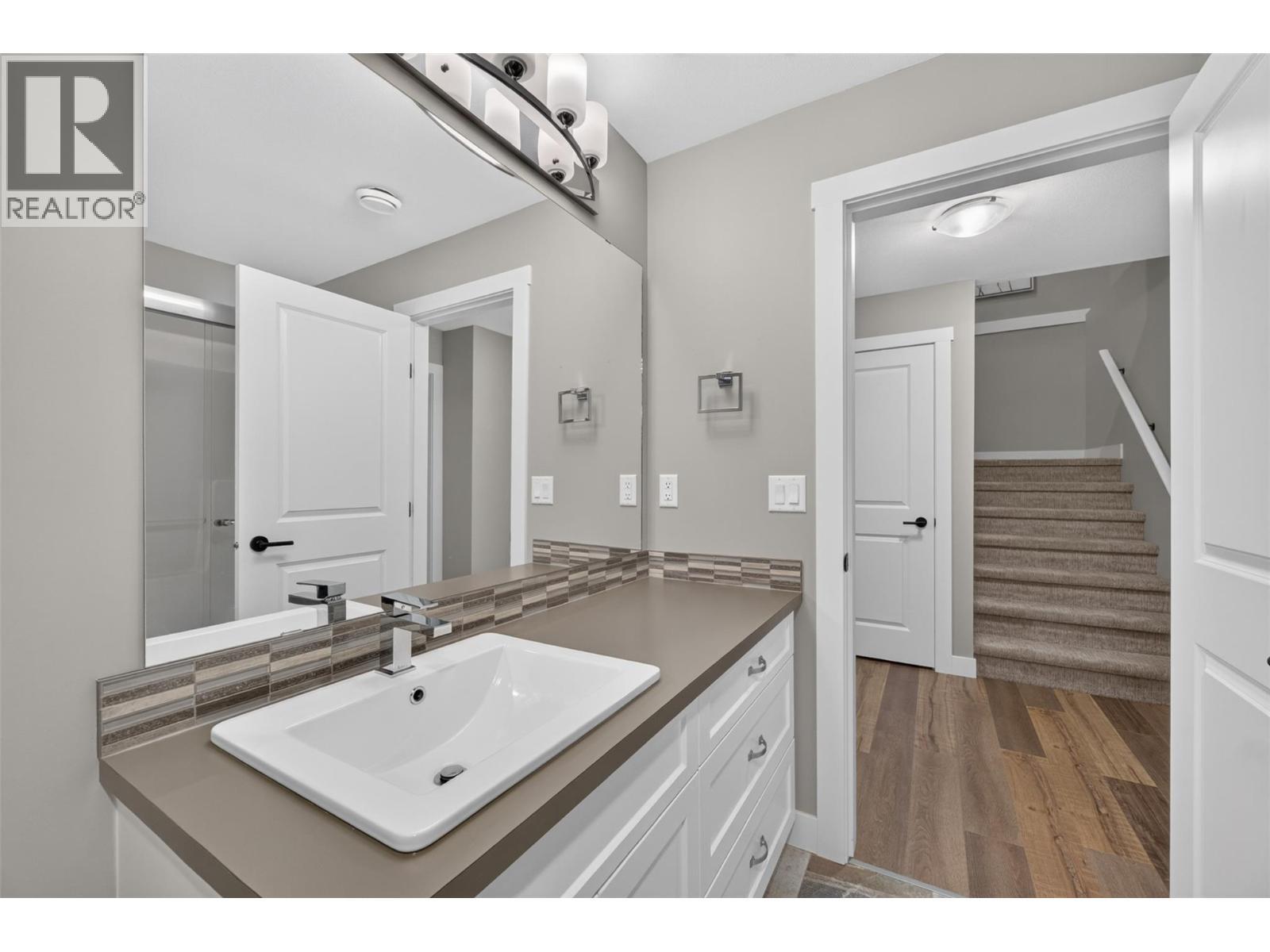 1791 10 Street Sw Unit# 27, Salmon Arm, BC - Indoor Photo Showing Bathroom