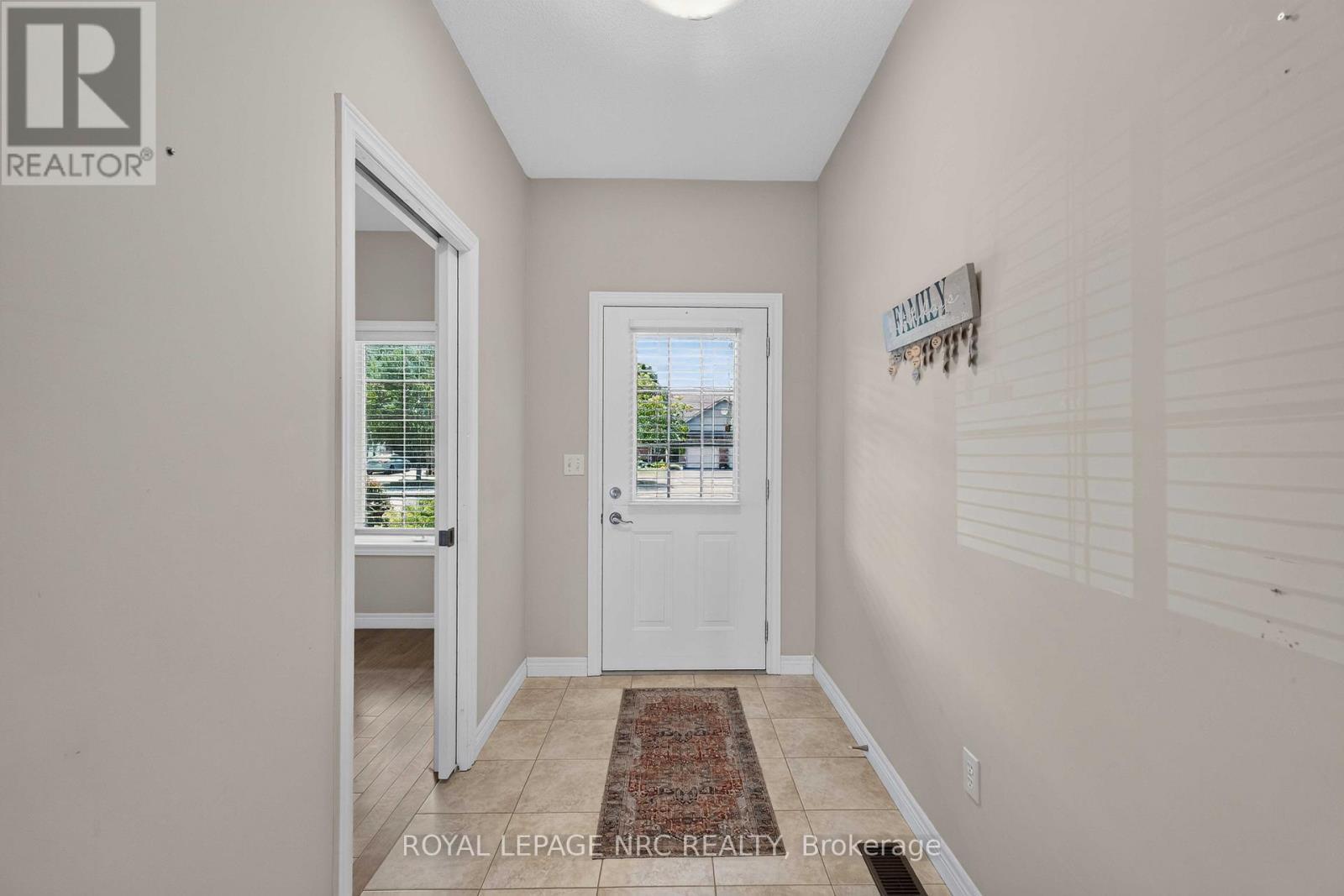 Entrance - 82 Maple Street, Port Colborne (Sugarloaf), ON - Indoor Photo Showing Other Room