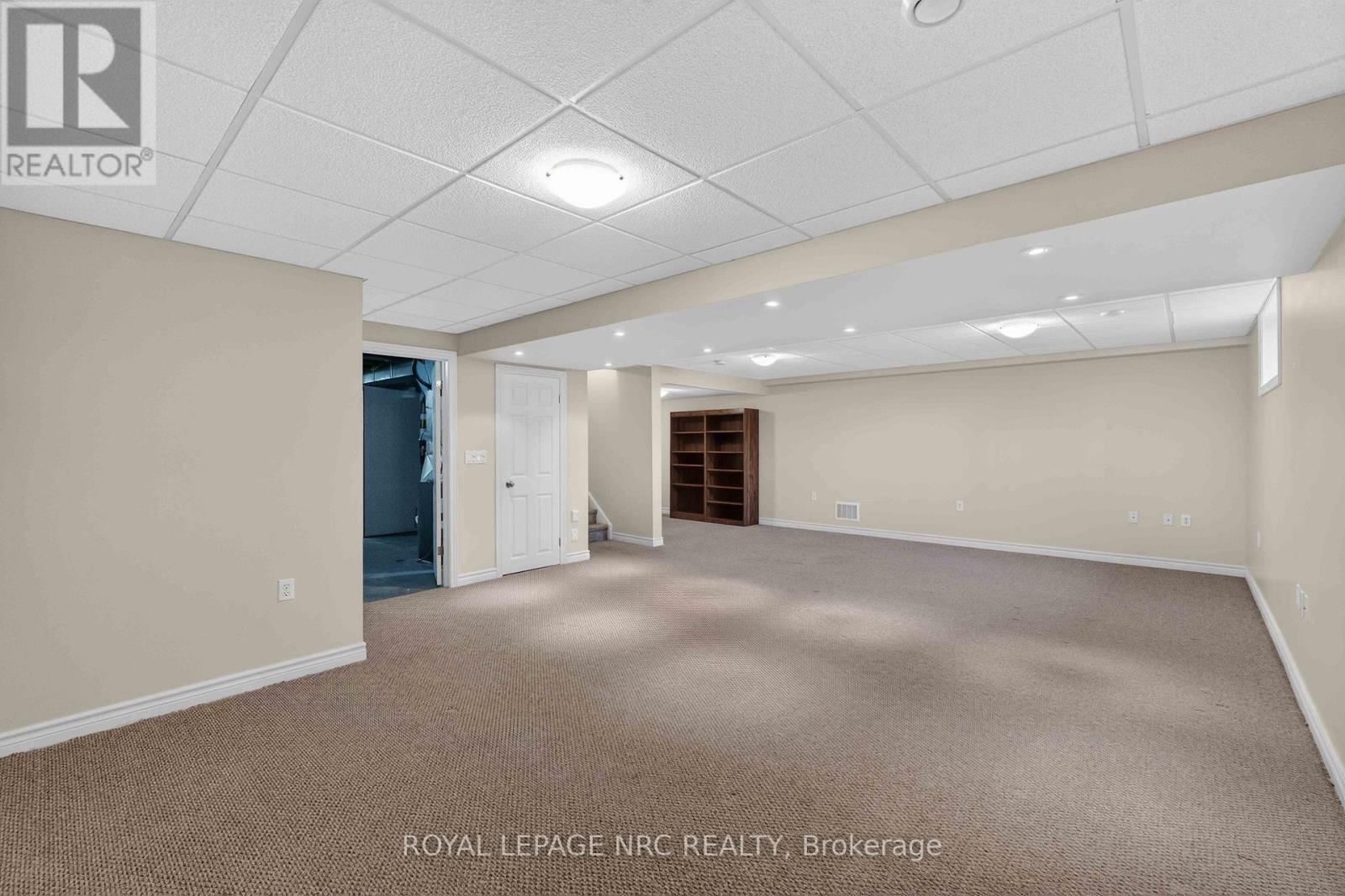 Lovely and Bright! - 82 Maple Street, Port Colborne (Sugarloaf), ON - Indoor Photo Showing Other Room
