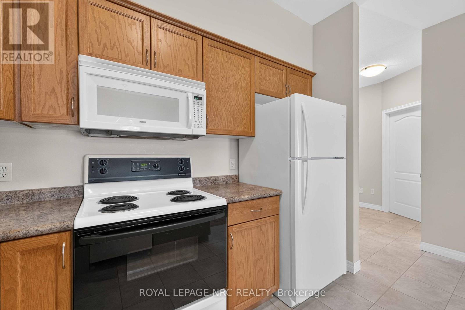 All Appliances Included - 82 Maple Street, Port Colborne (Sugarloaf), ON - Indoor Photo Showing Kitchen