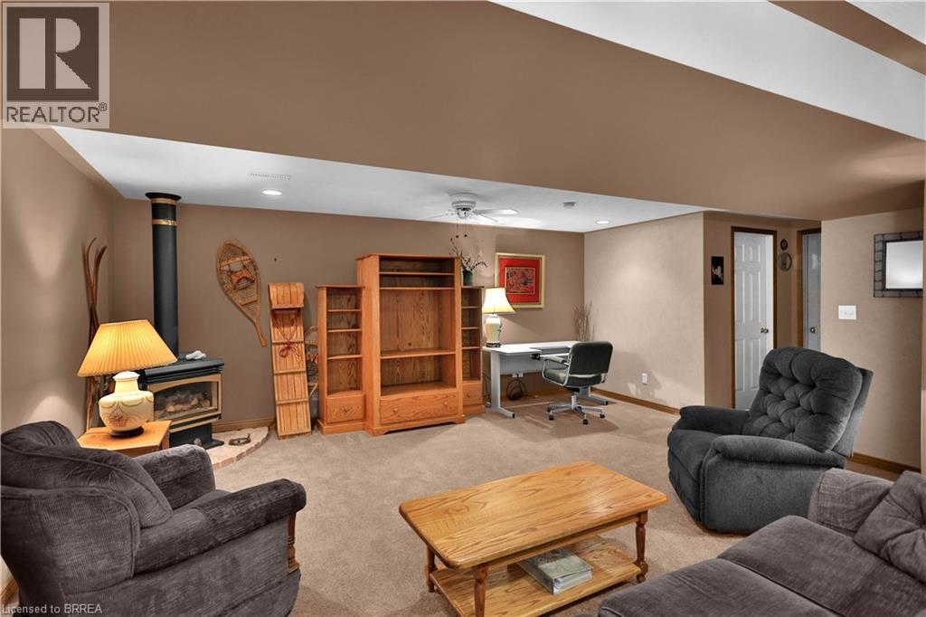 46 Anderson Avenue, Simcoe, ON - Indoor Photo Showing Living Room