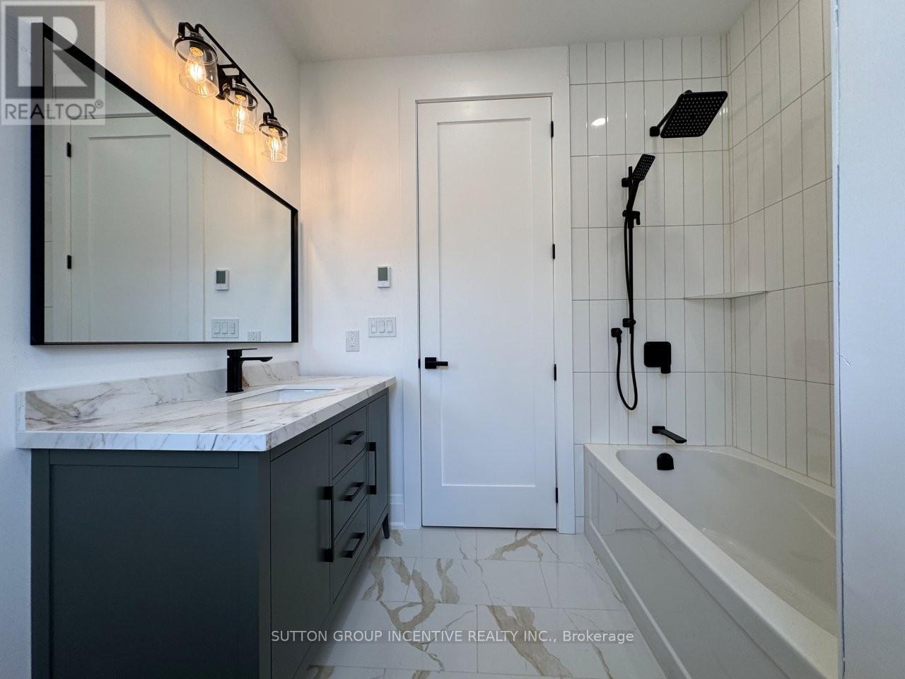 Main Level Bathroom - 5 Jean Miller Court, Springwater, ON - Indoor Photo Showing Bathroom
