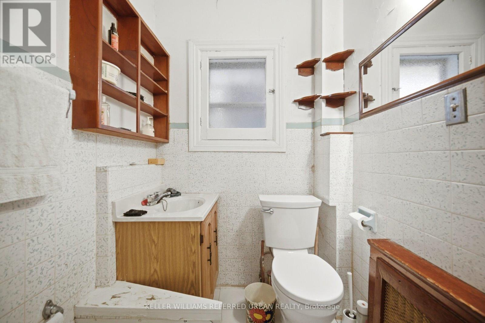 126 Close Avenue, Toronto, ON - Indoor Photo Showing Bathroom