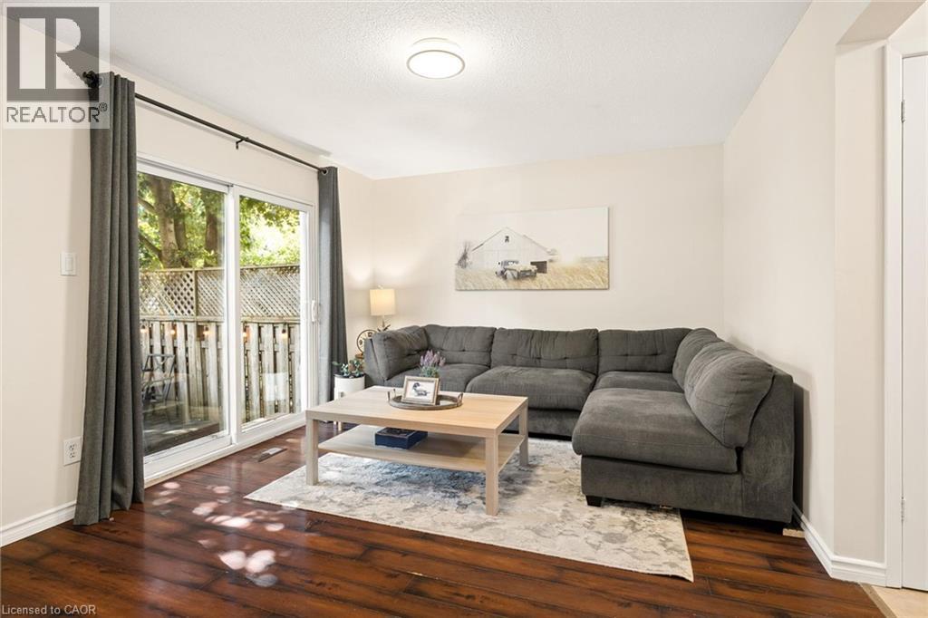 91 Hadati Road, Guelph, ON - Indoor Photo Showing Living Room