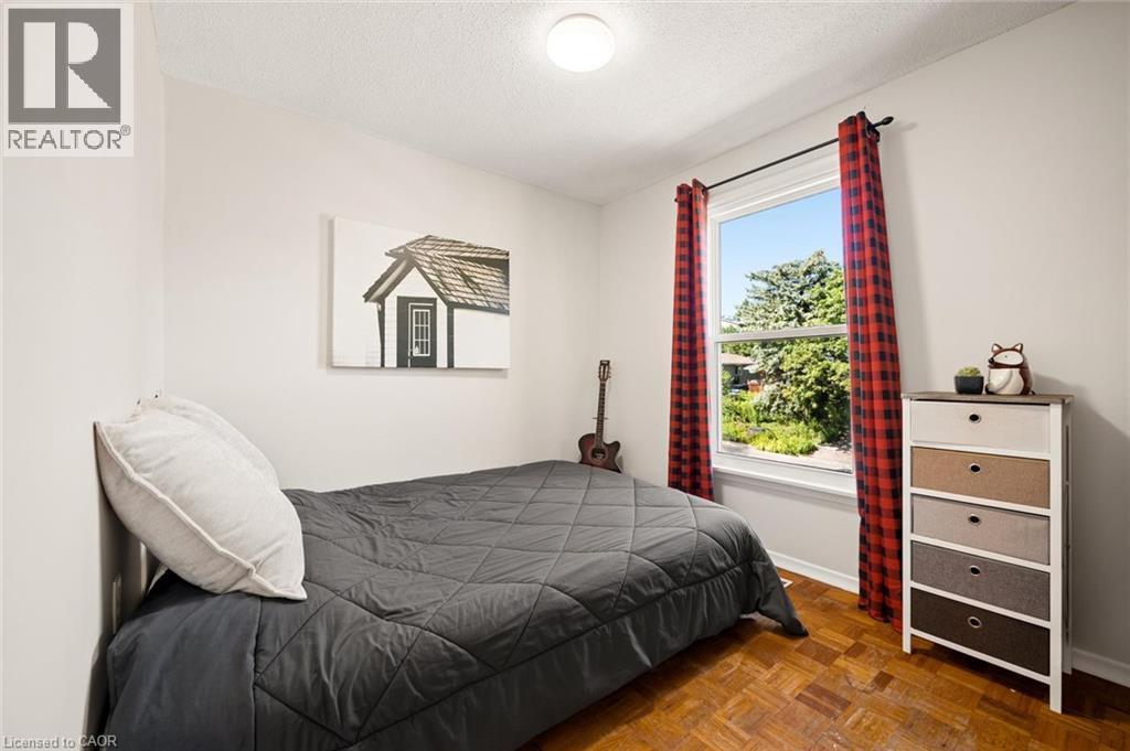 91 Hadati Road, Guelph, ON - Indoor Photo Showing Bedroom