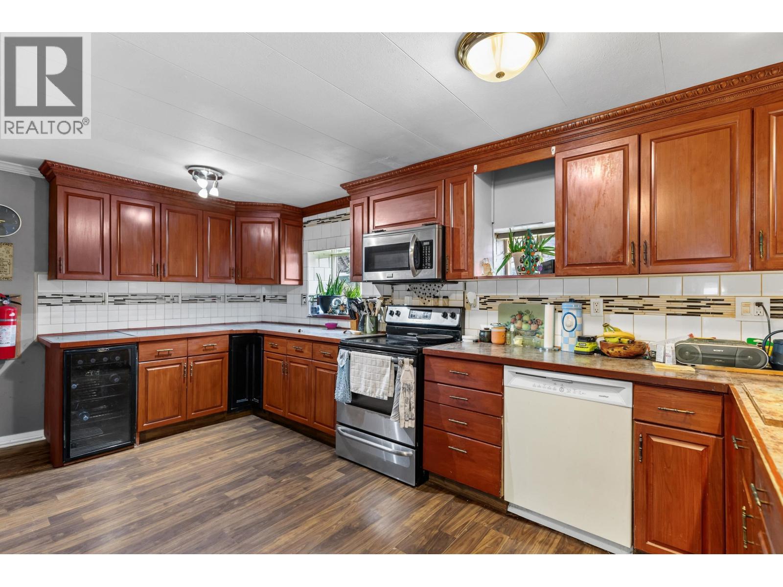 4016 Diamond Drive, Prince George, BC - Indoor Photo Showing Kitchen