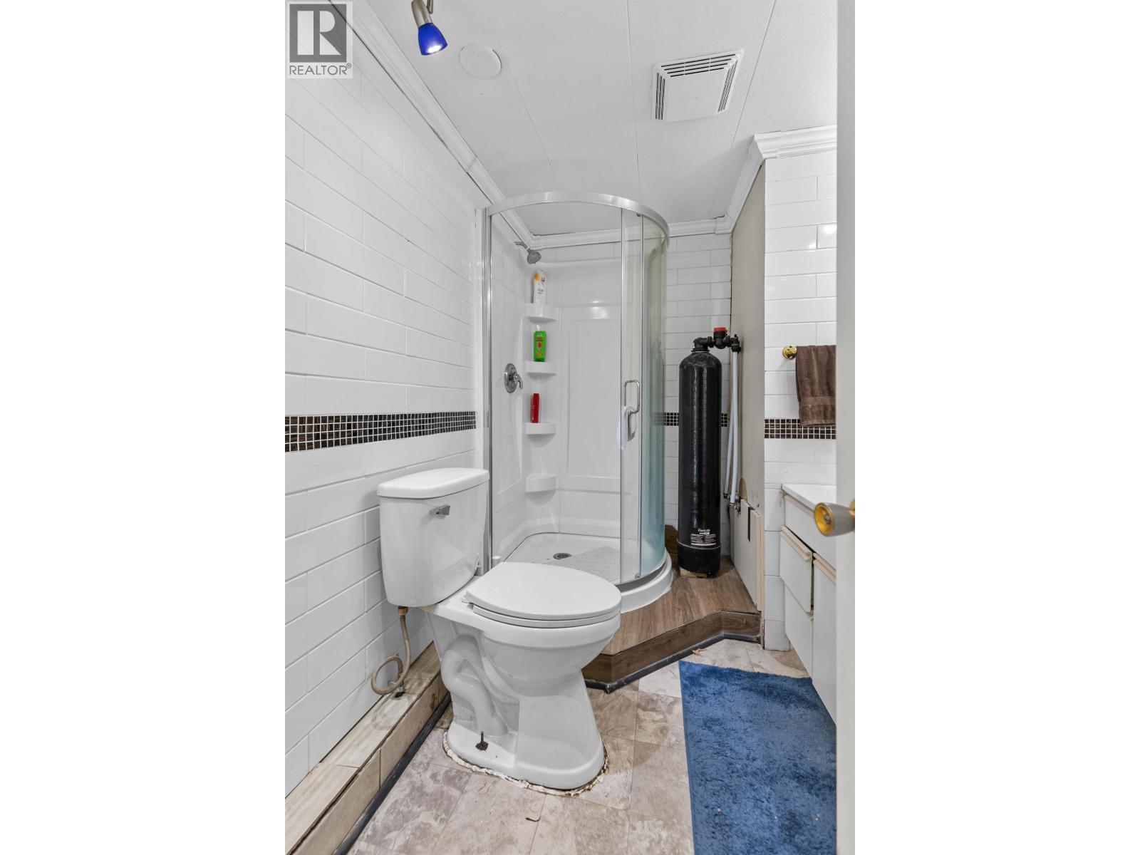 4016 Diamond Drive, Prince George, BC - Indoor Photo Showing Bathroom
