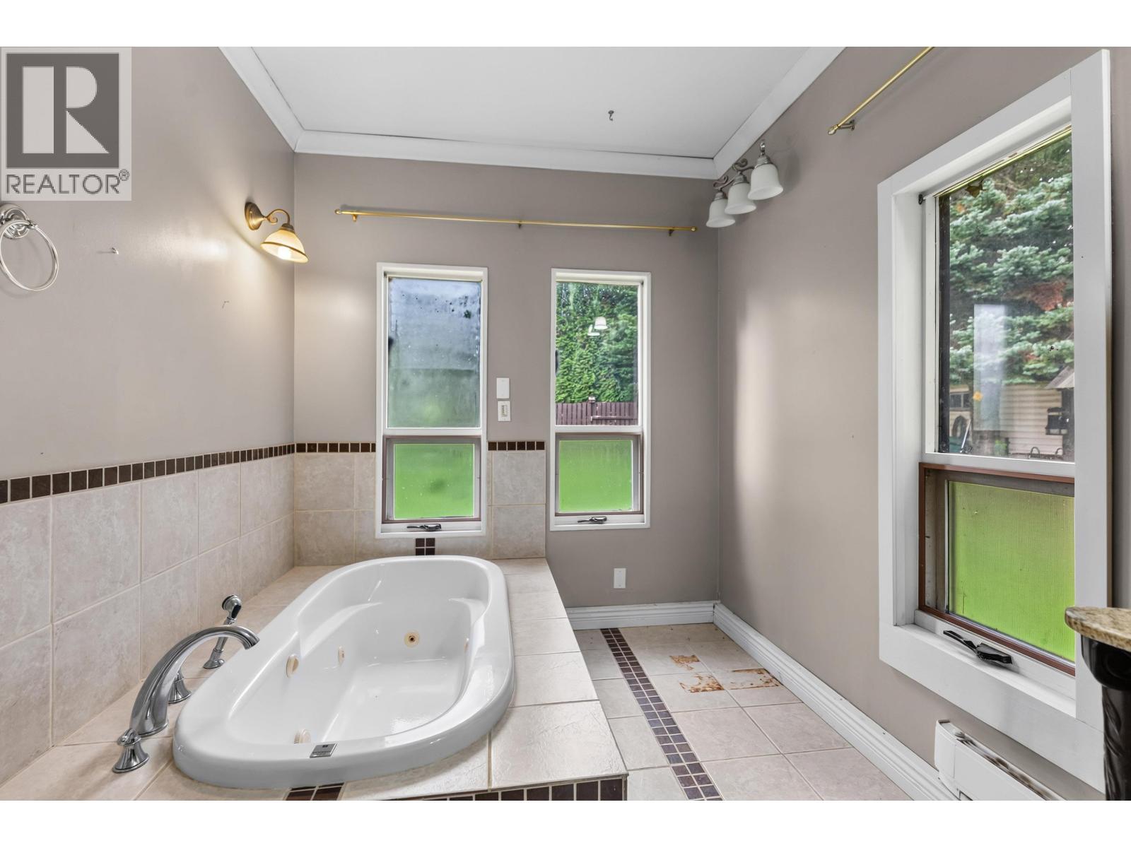 4016 Diamond Drive, Prince George, BC - Indoor Photo Showing Bathroom