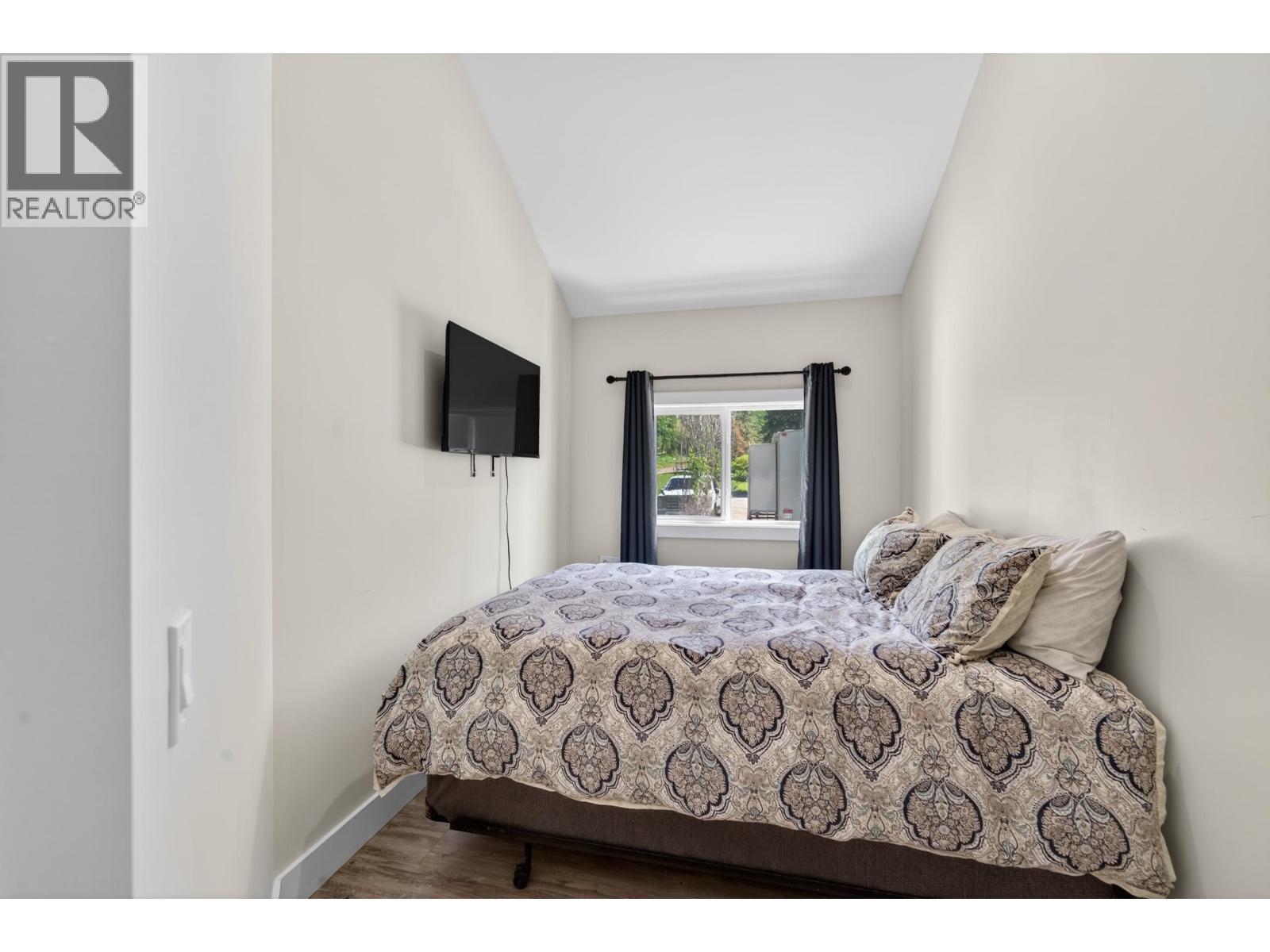 13239 Paradise Street, Fort St. John, BC - Indoor Photo Showing Bedroom