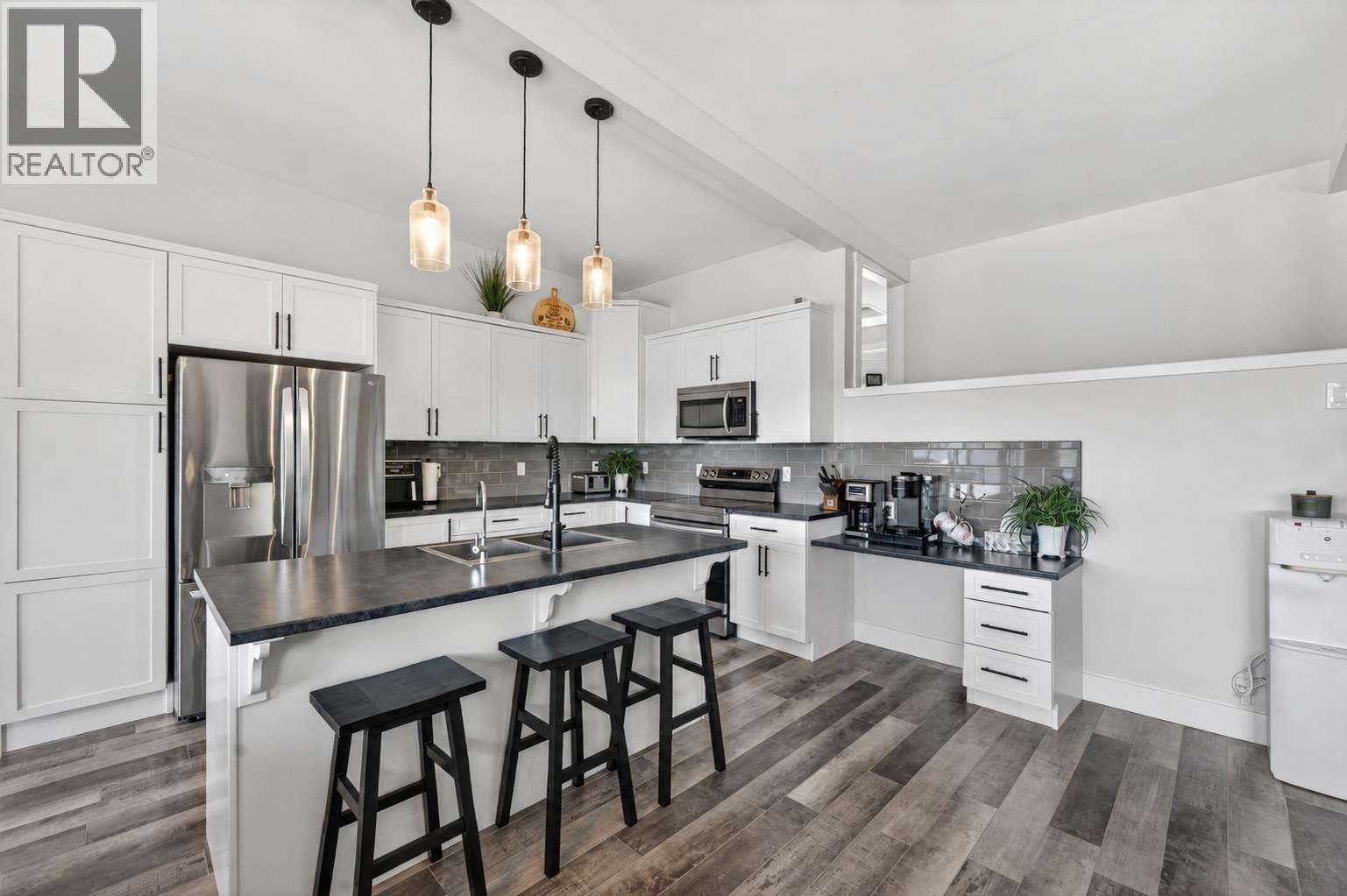 13239 Paradise Street, Fort St. John, BC - Indoor Photo Showing Kitchen With Upgraded Kitchen