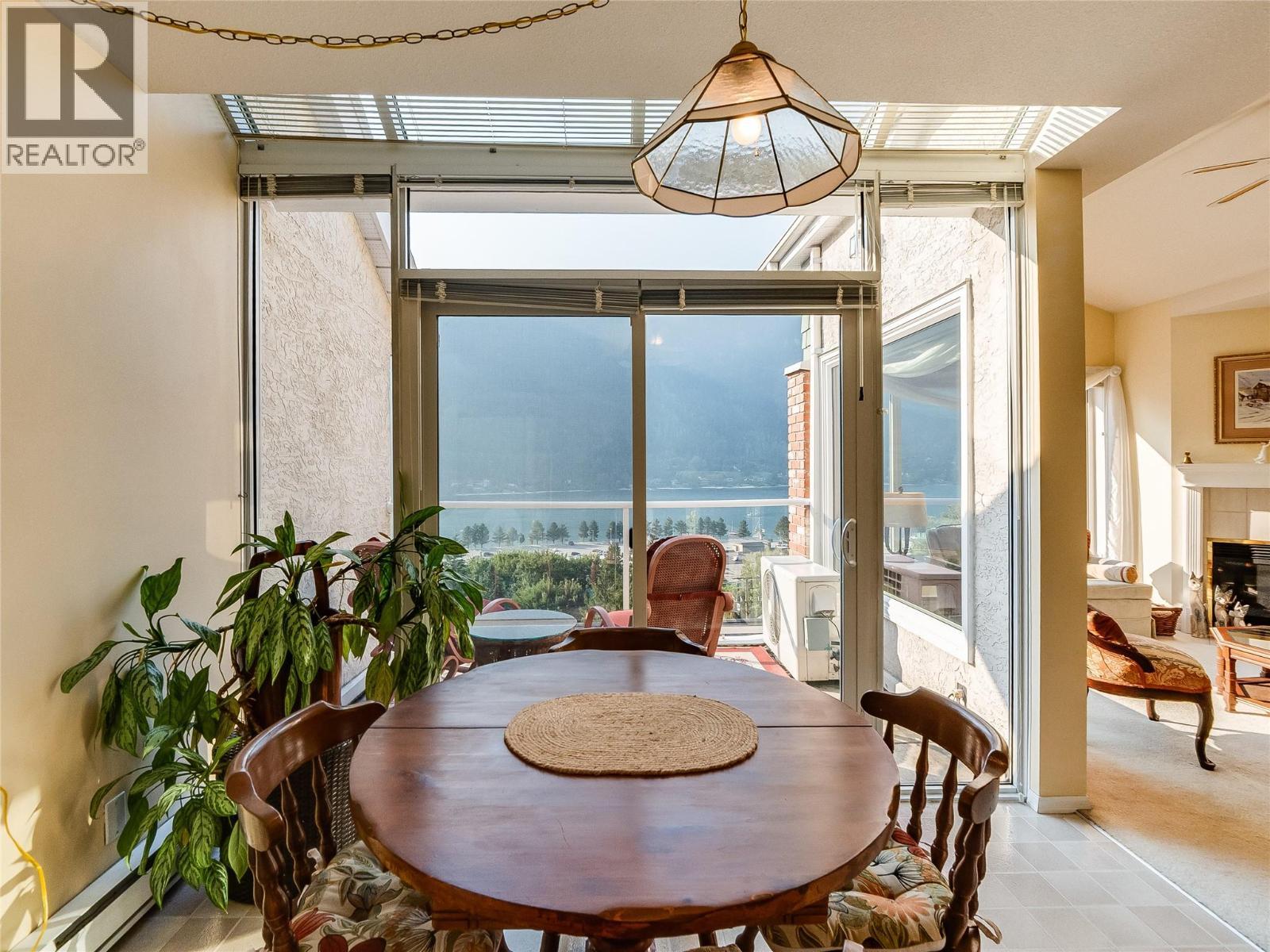 38 High Street Unit# 307, Nelson, BC - Indoor Photo Showing Dining Room