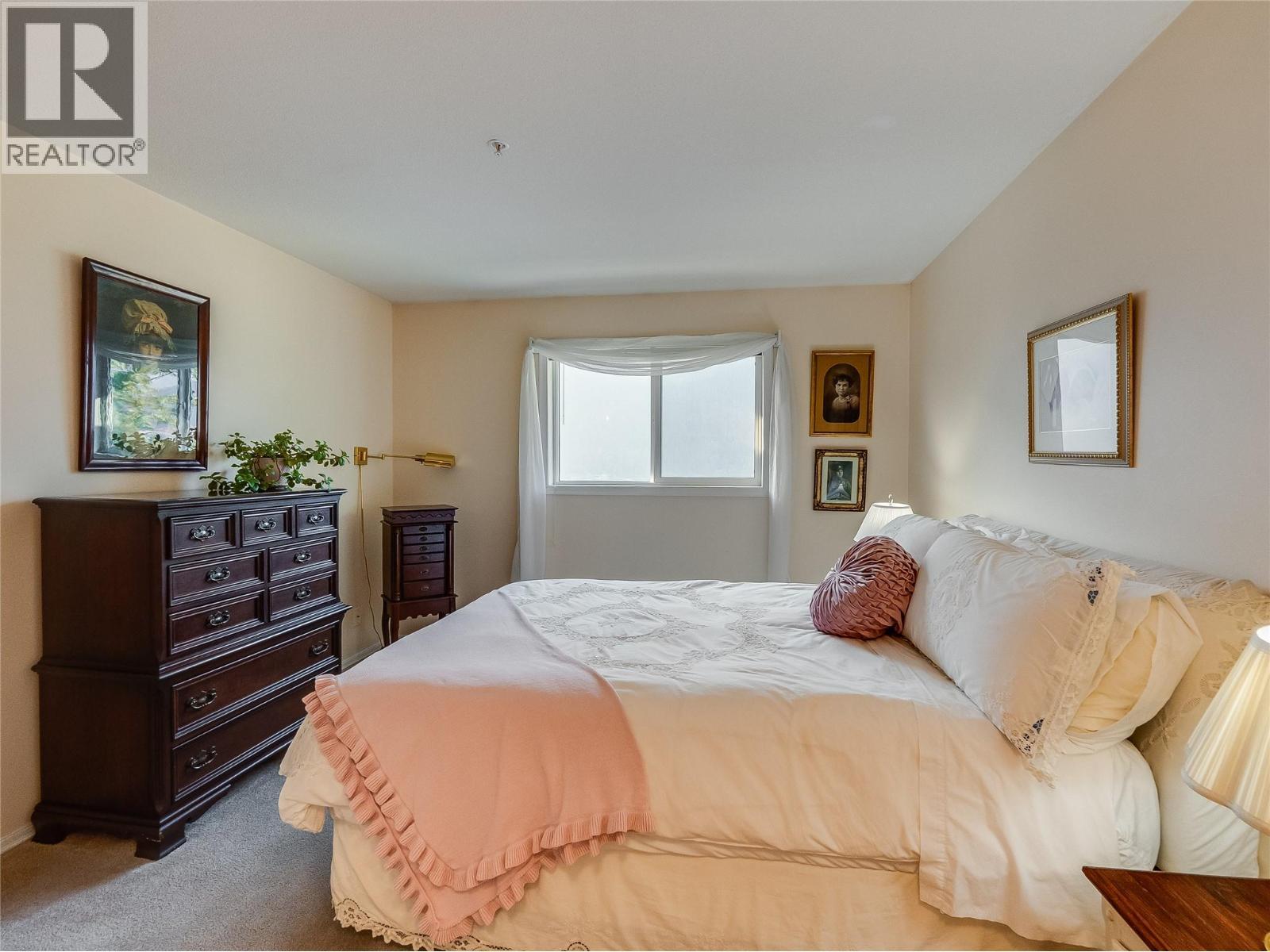 38 High Street Unit# 307, Nelson, BC - Indoor Photo Showing Bedroom