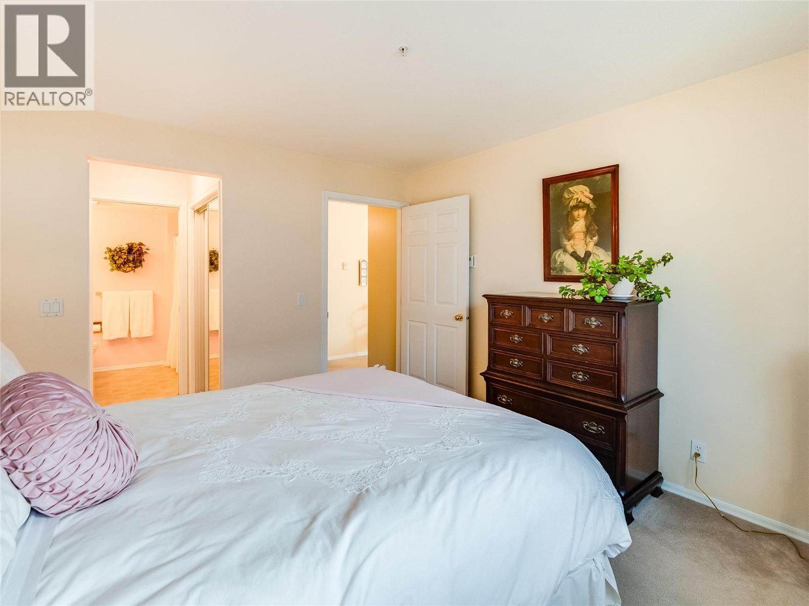 38 High Street Unit# 307, Nelson, BC - Indoor Photo Showing Bedroom