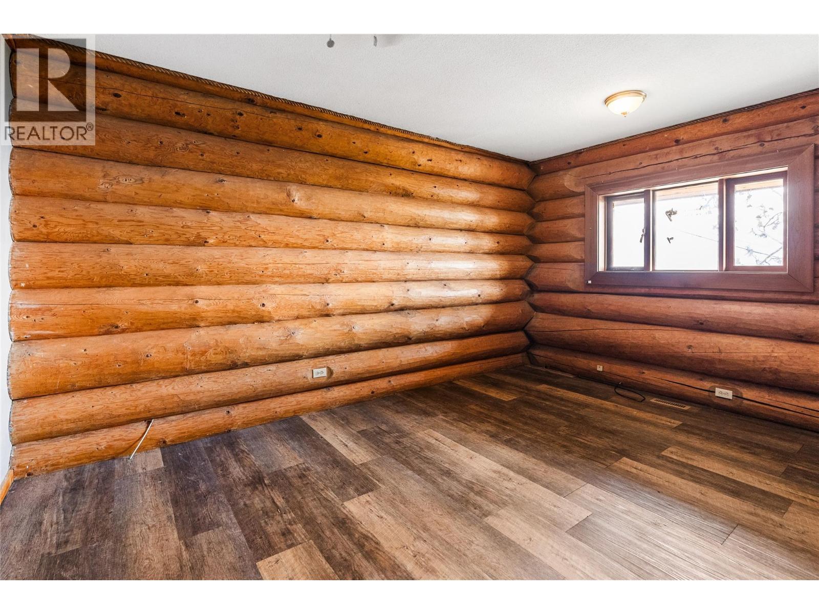5876 Victoria Street, Peachland, BC - Indoor Photo Showing Other Room