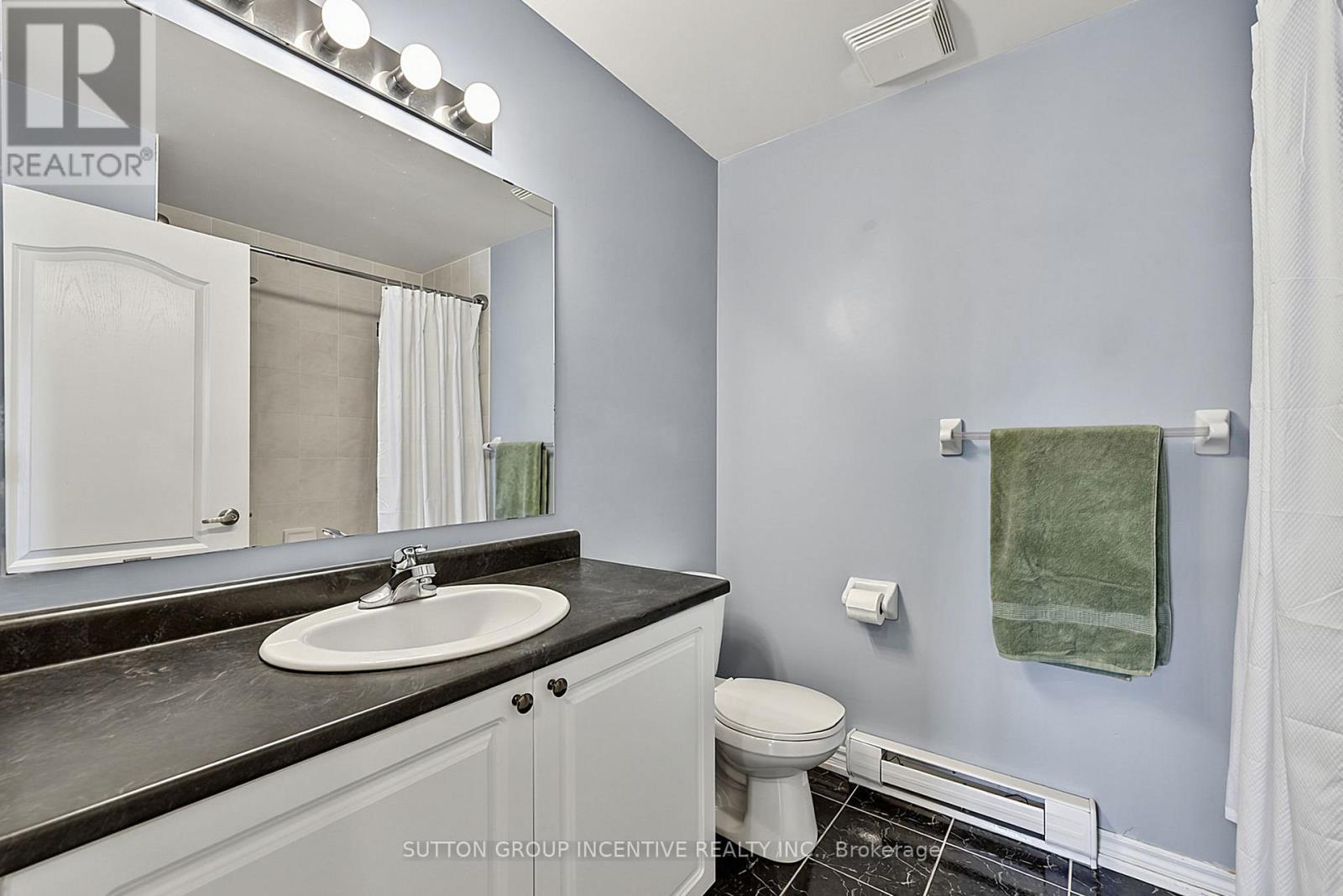7 - 139 Sydenham Wells, Barrie, ON - Indoor Photo Showing Bathroom