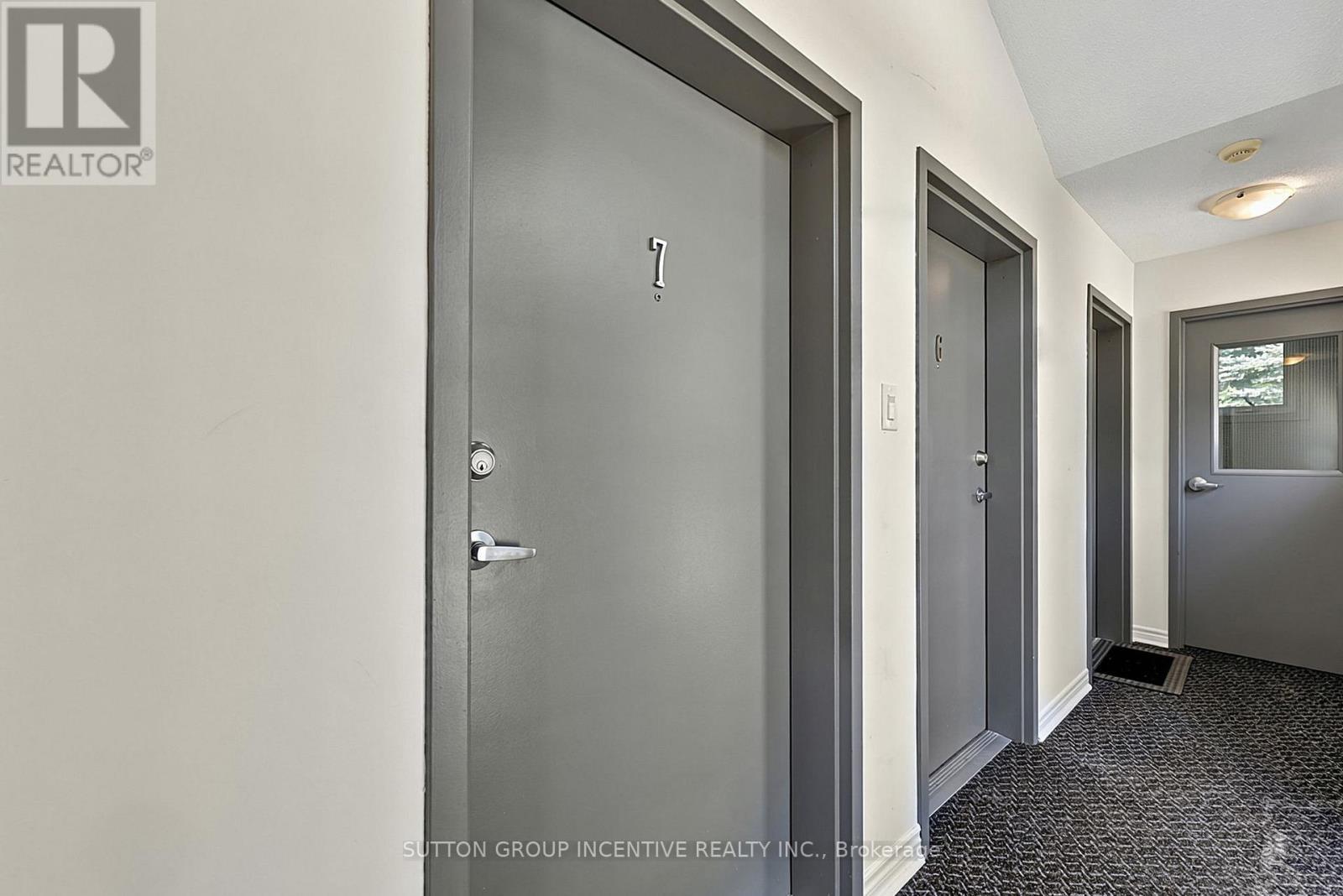 7 - 139 Sydenham Wells, Barrie, ON - Indoor Photo Showing Other Room