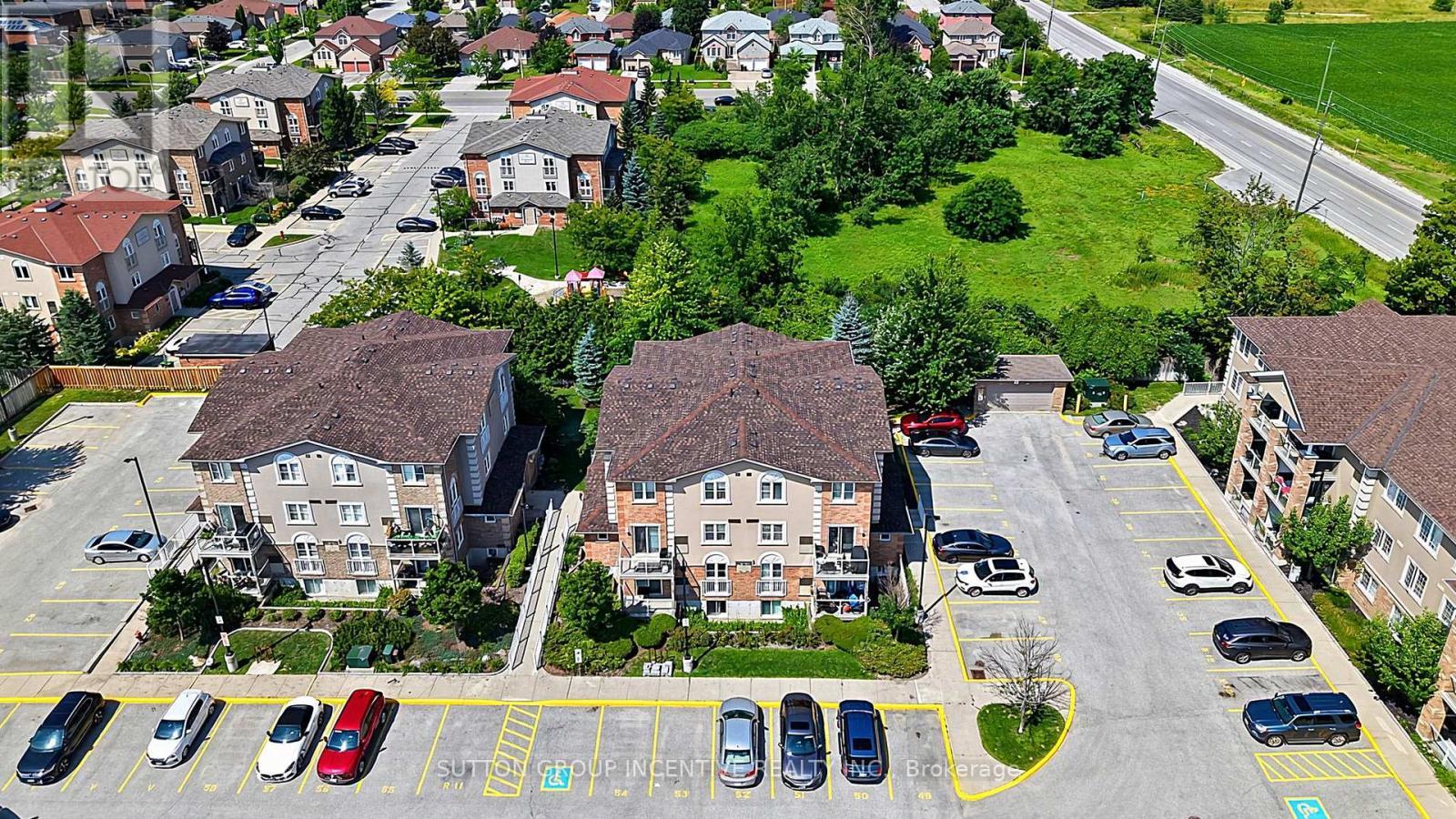 7 - 139 Sydenham Wells, Barrie, ON - Outdoor