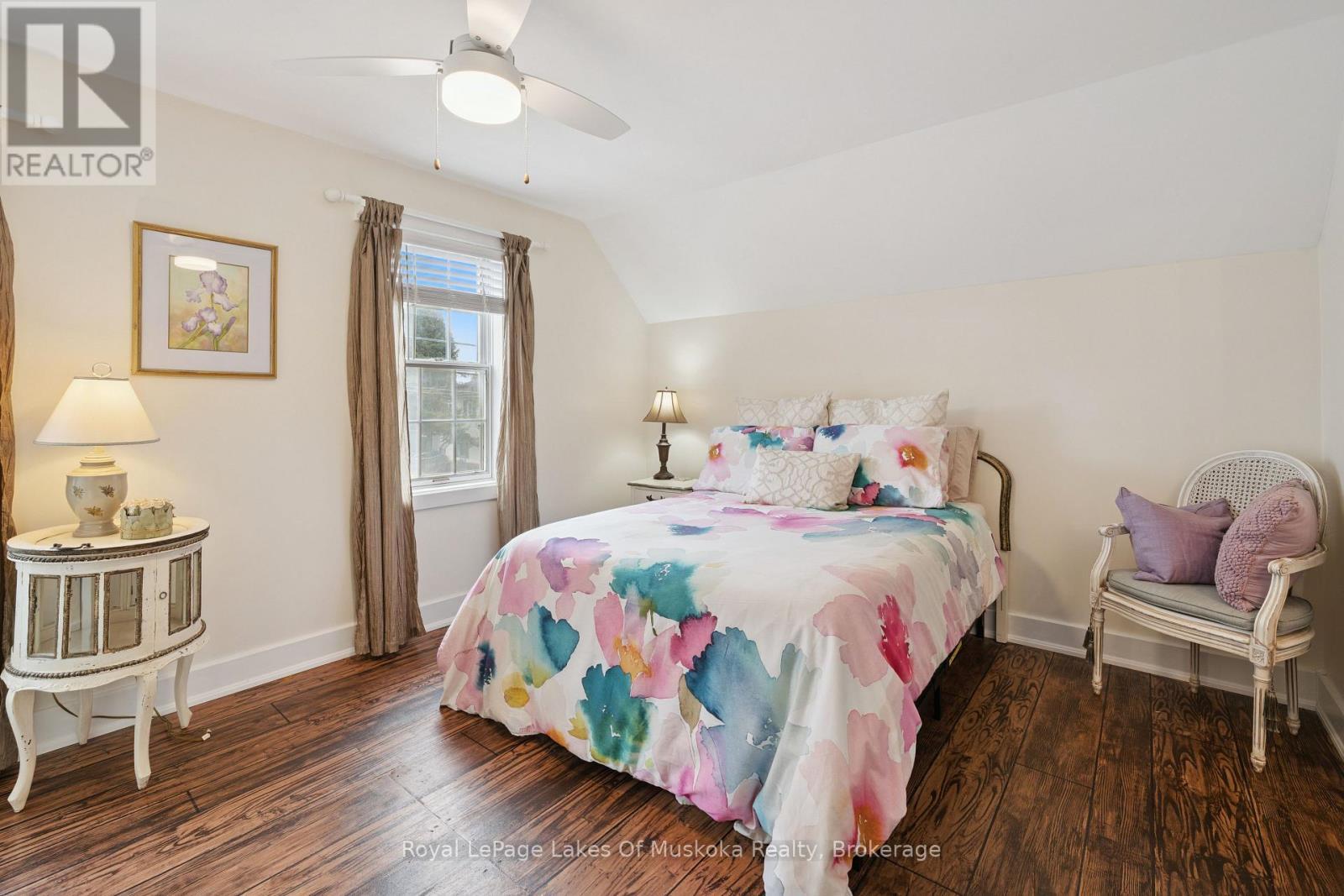 MAIN HS: Primary Bedroom - 212 James Street, Bracebridge, ON - Indoor Photo Showing Bedroom
