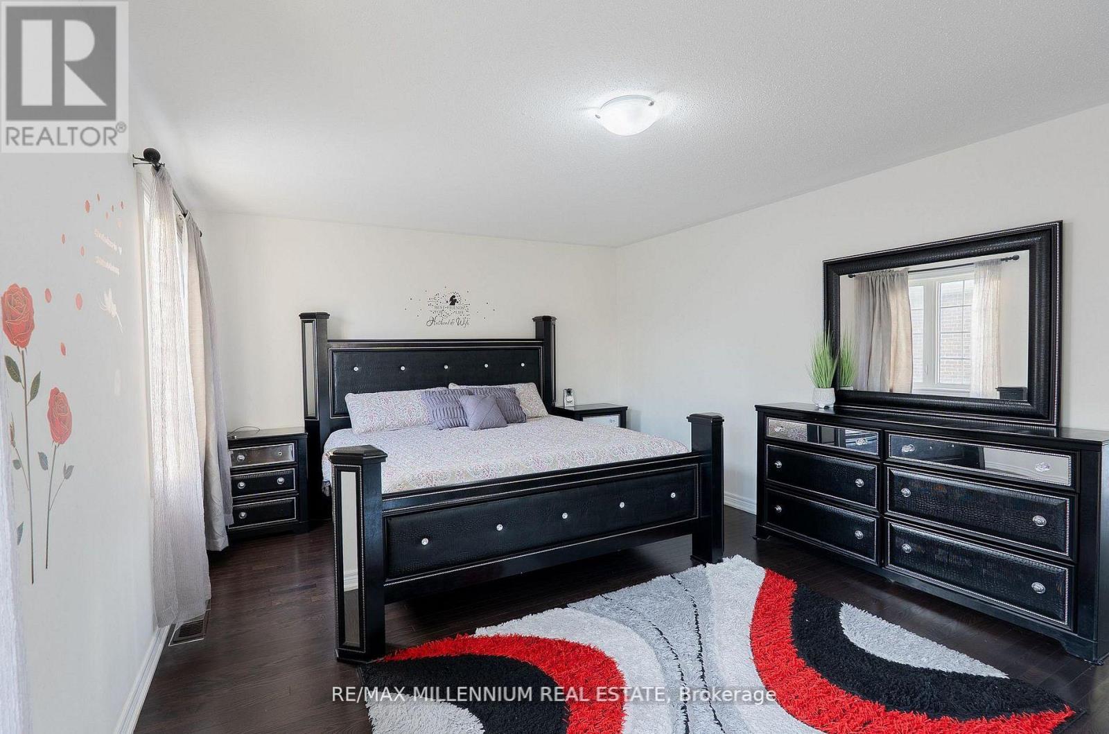 8 Zelda Road, Brampton, ON - Indoor Photo Showing Bedroom