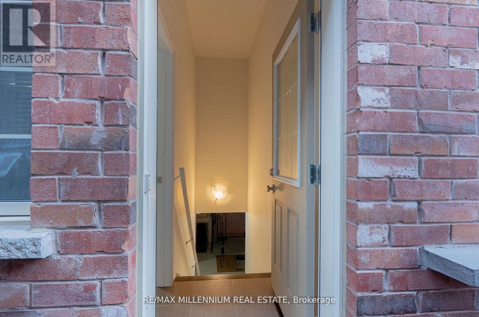 8 Zelda Road, Brampton, ON -