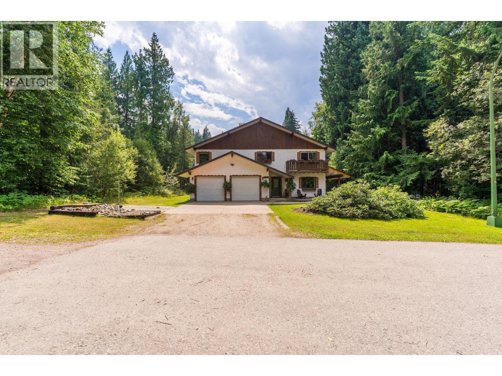 Lot very private - 1587 Pratico Road, Revelstoke, BC - Outdoor
