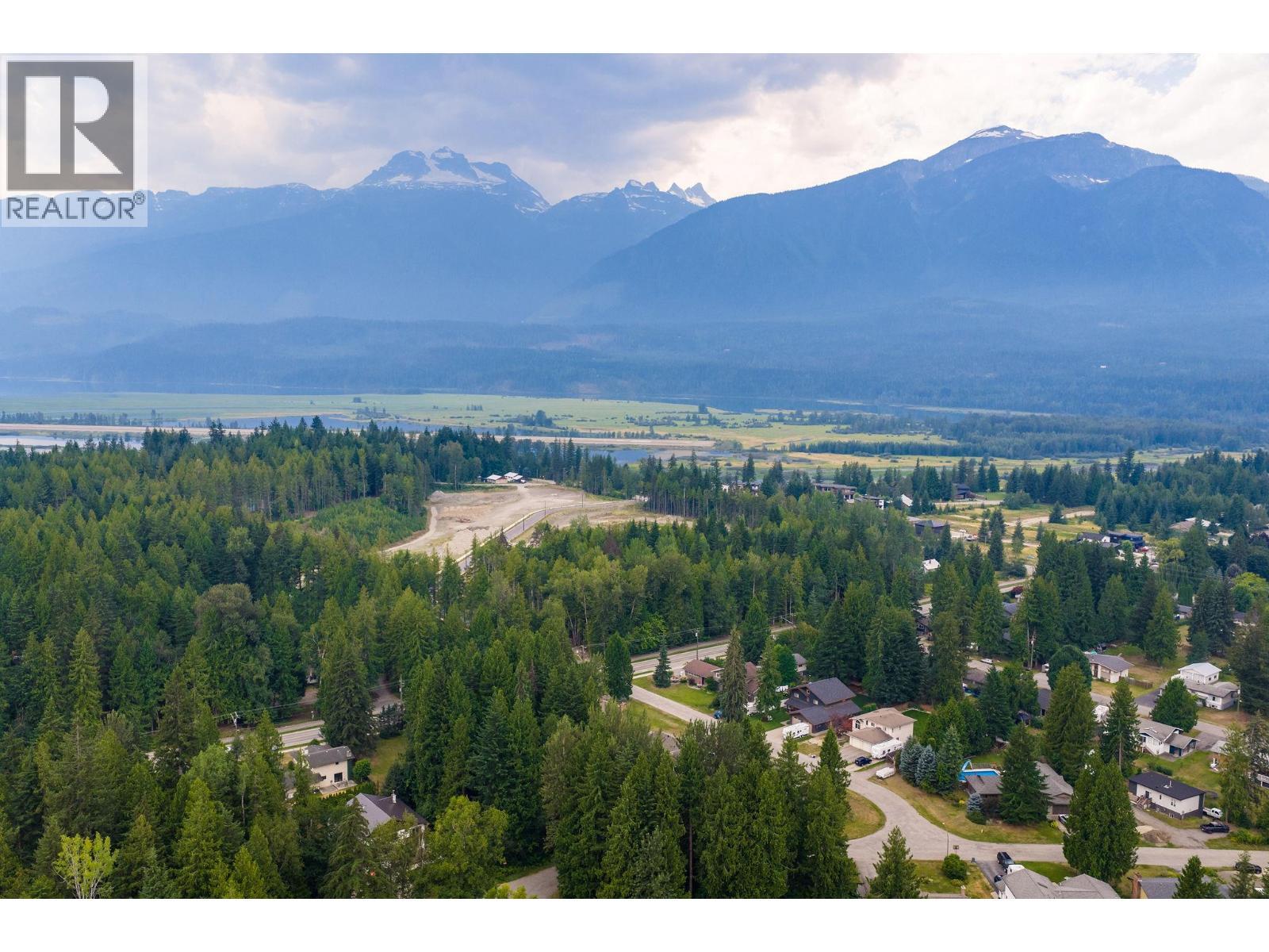 Your surroundings close to RMR - 1587 Pratico Road, Revelstoke, BC - Outdoor With View