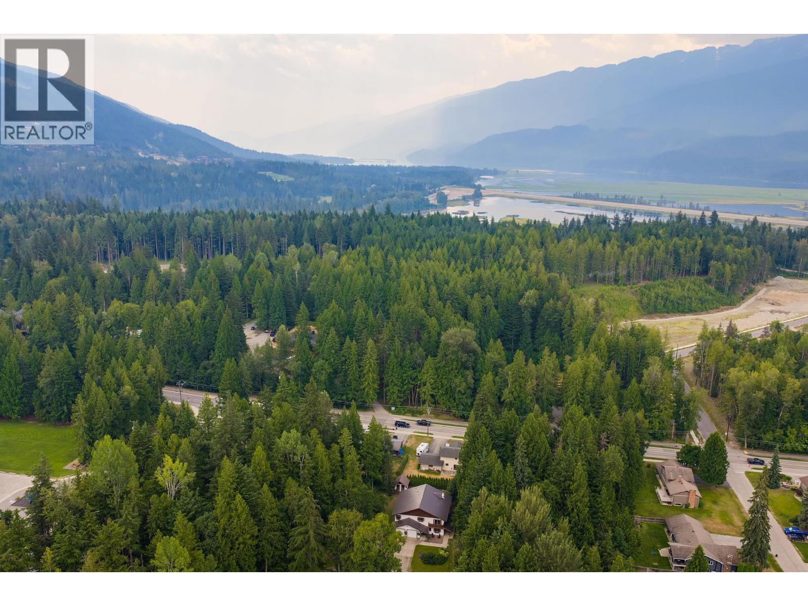 Home close to hospital - 1587 Pratico Road, Revelstoke, BC - Outdoor With View