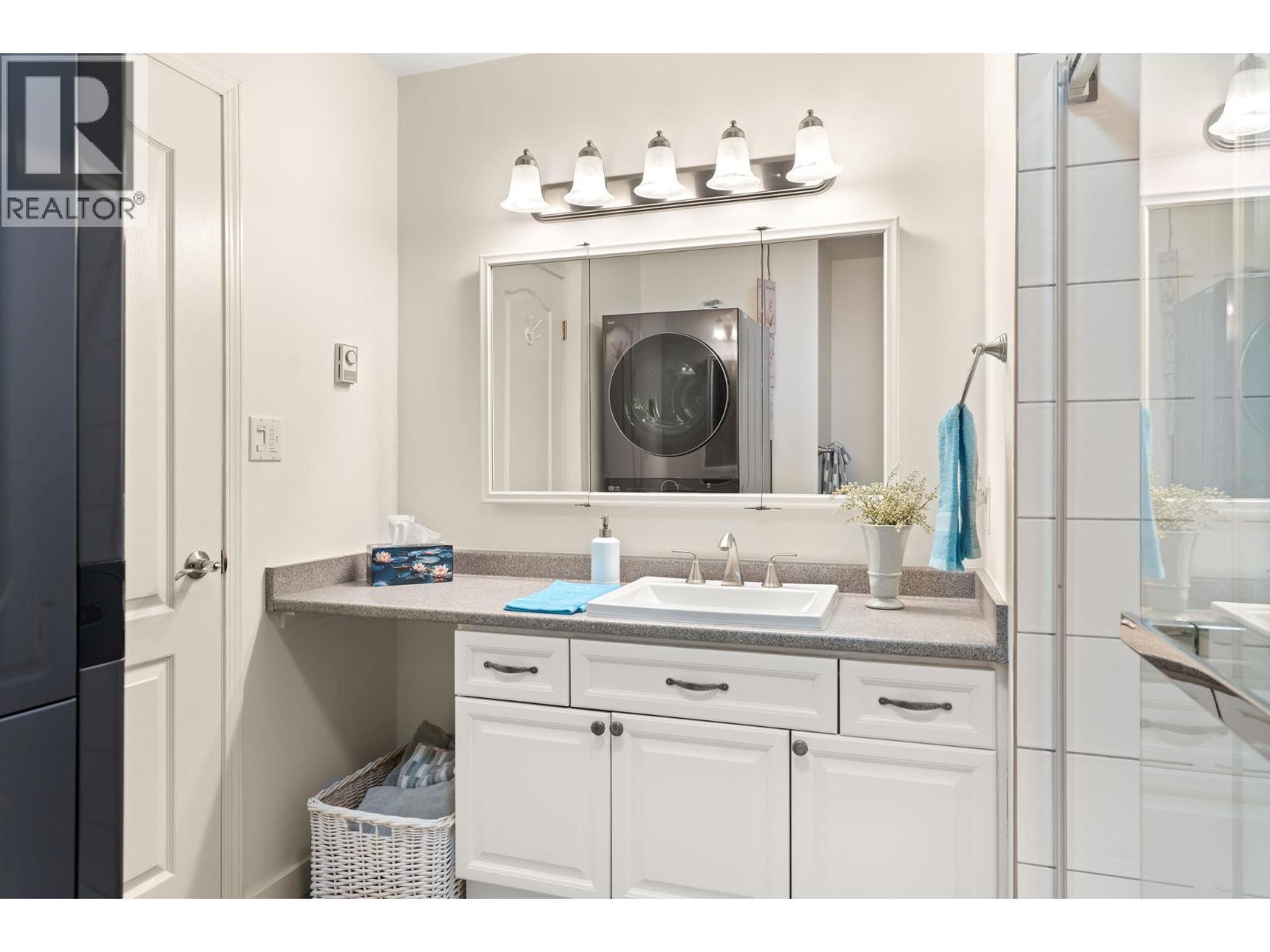 New bathrooms main floor - 1587 Pratico Road, Revelstoke, BC - Indoor Photo Showing Bathroom