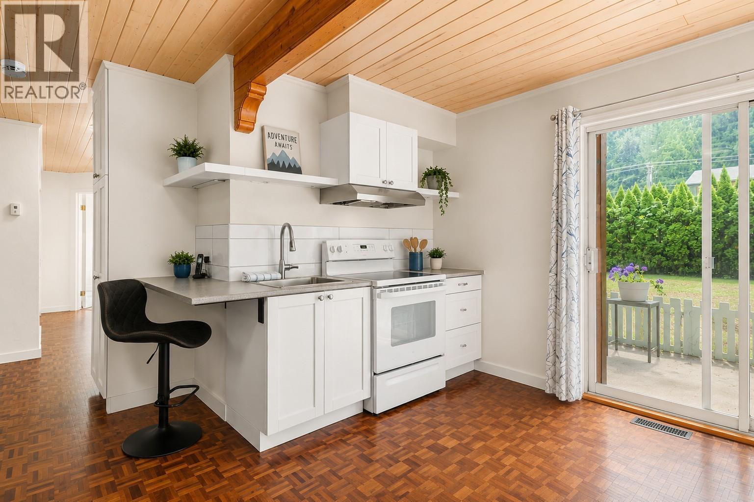 Kitchen in basement for suite or perhaps nanny suite - 1587 Pratico Road, Revelstoke, BC - Indoor Photo Showing Kitchen