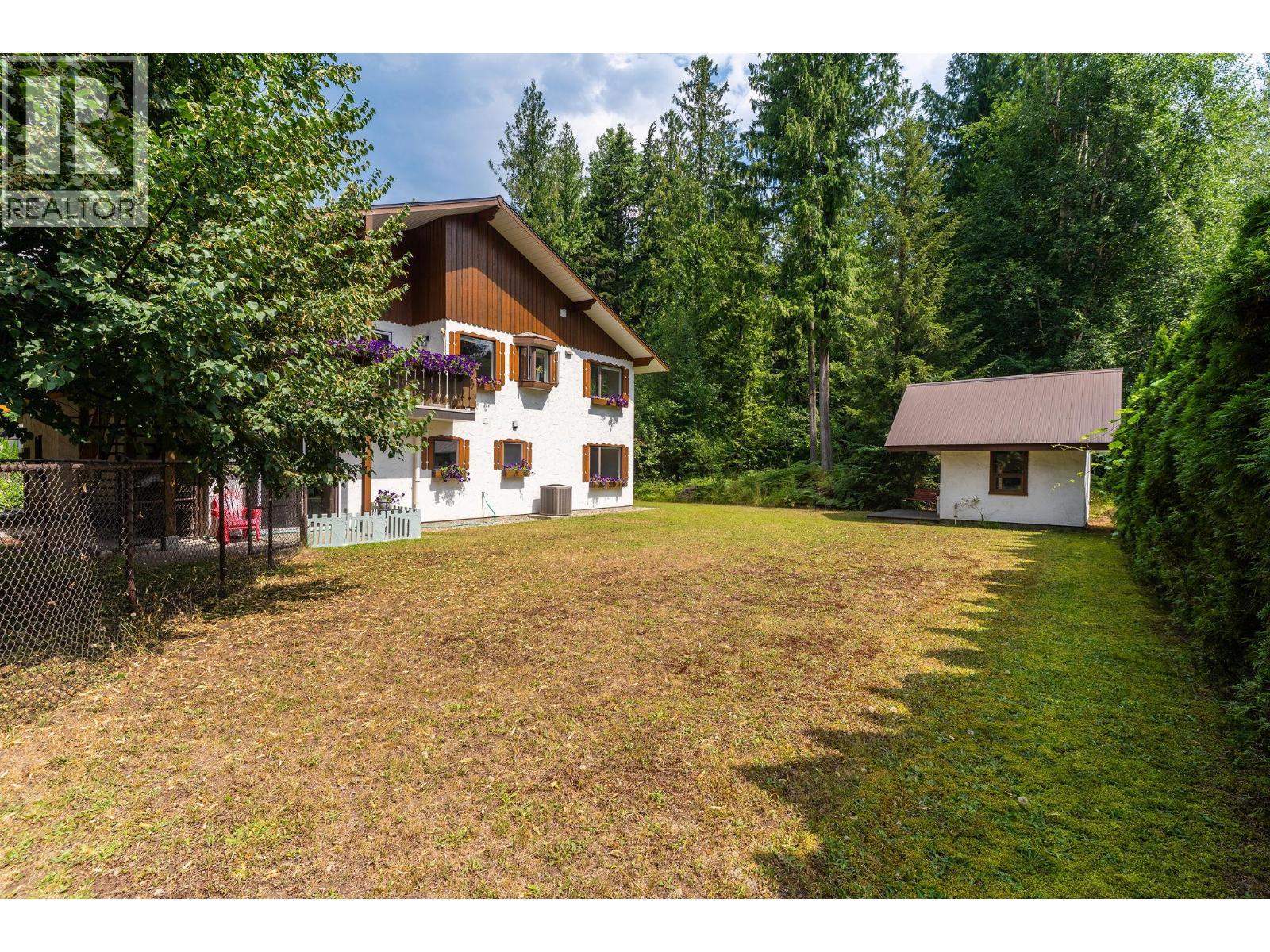 Blank canvas backyard awaits - 1587 Pratico Road, Revelstoke, BC - Outdoor