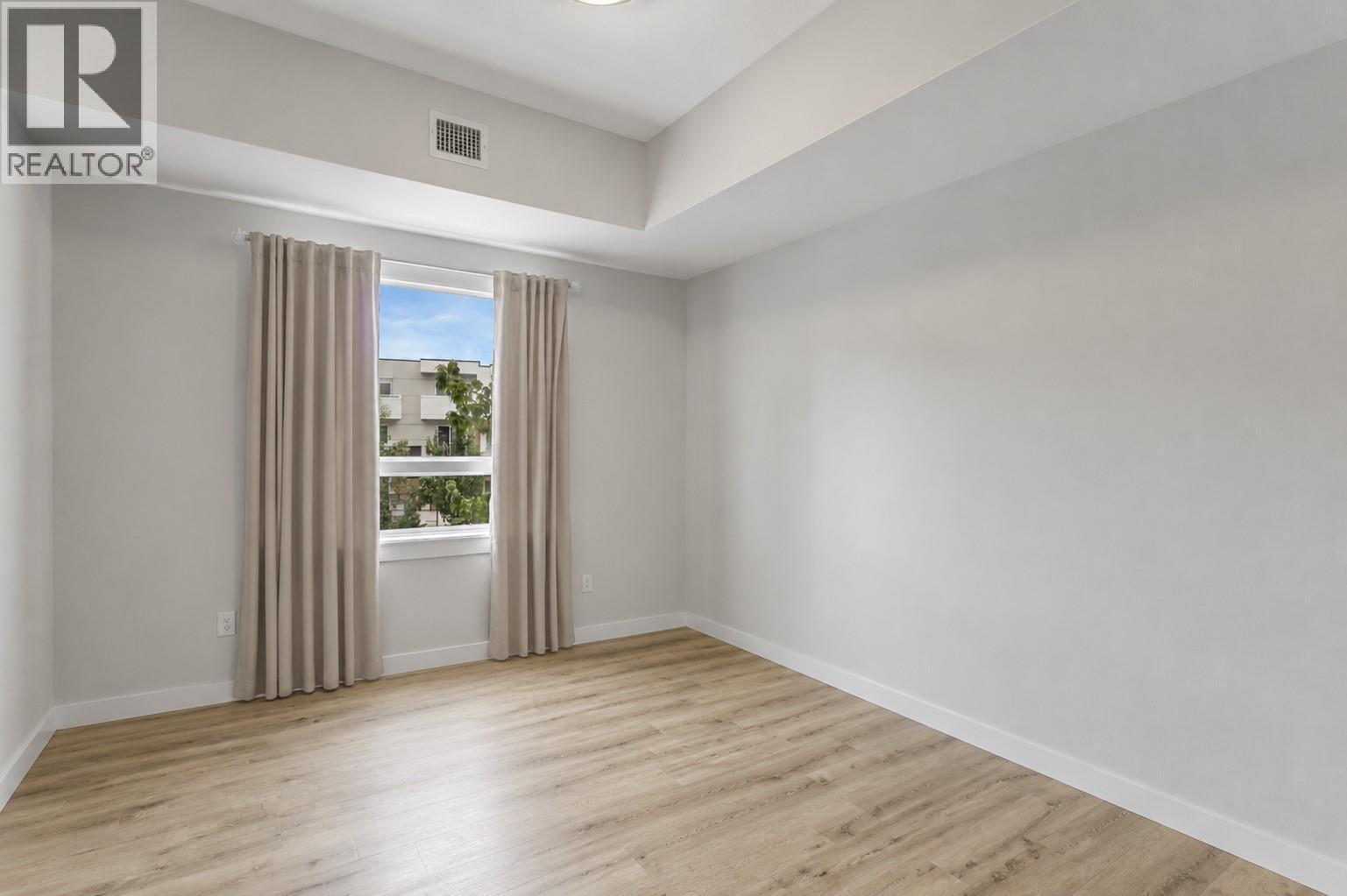 722 Valley Road Unit# 200, Kelowna, BC - Indoor Photo Showing Other Room