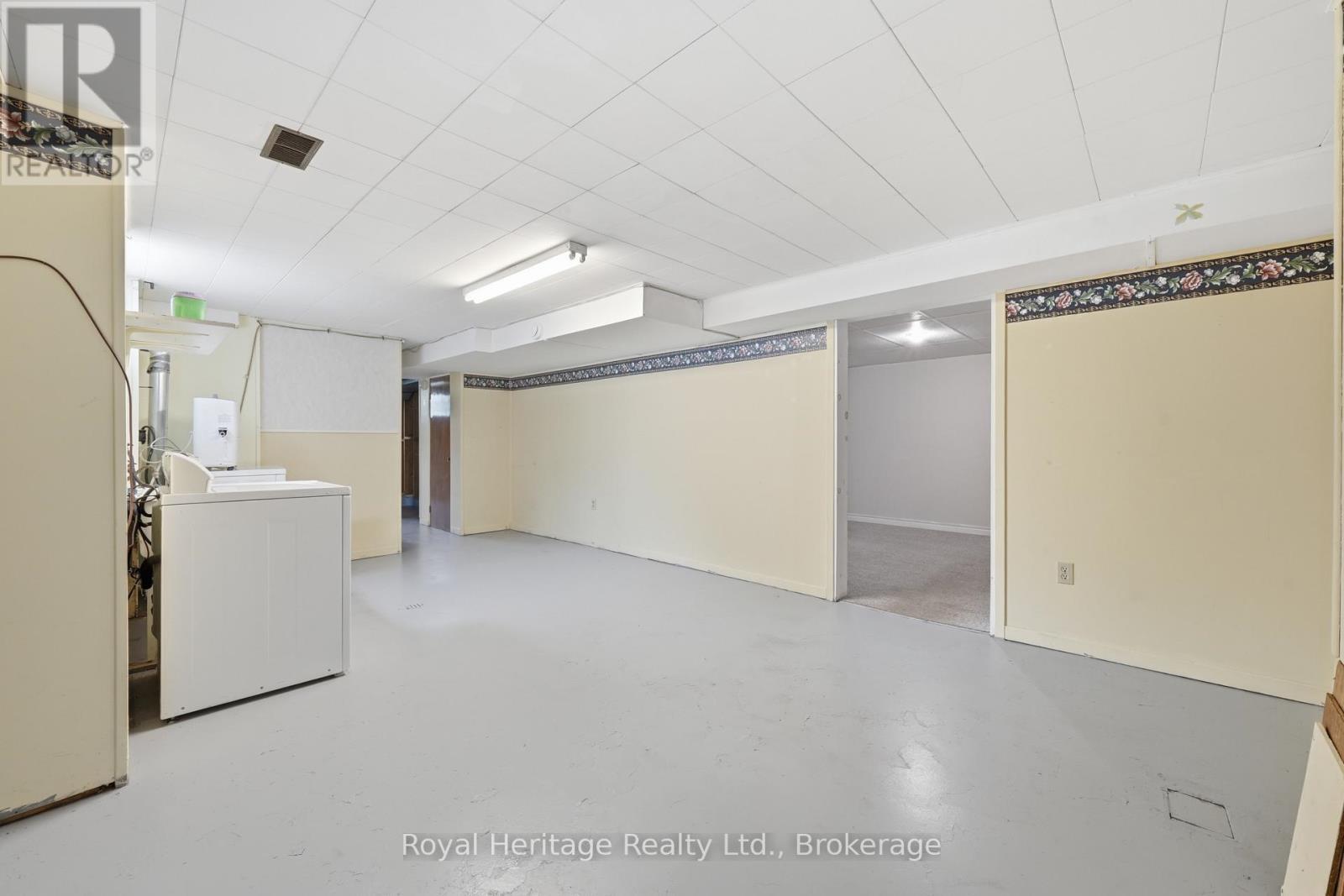 56 Fifth Avenue, Quinte West (Murray Ward), ON - Indoor Photo Showing Laundry Room