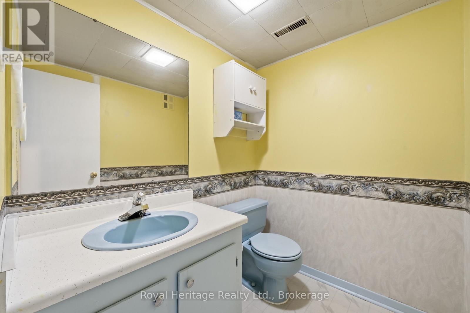 56 Fifth Avenue, Quinte West (Murray Ward), ON - Indoor Photo Showing Bathroom