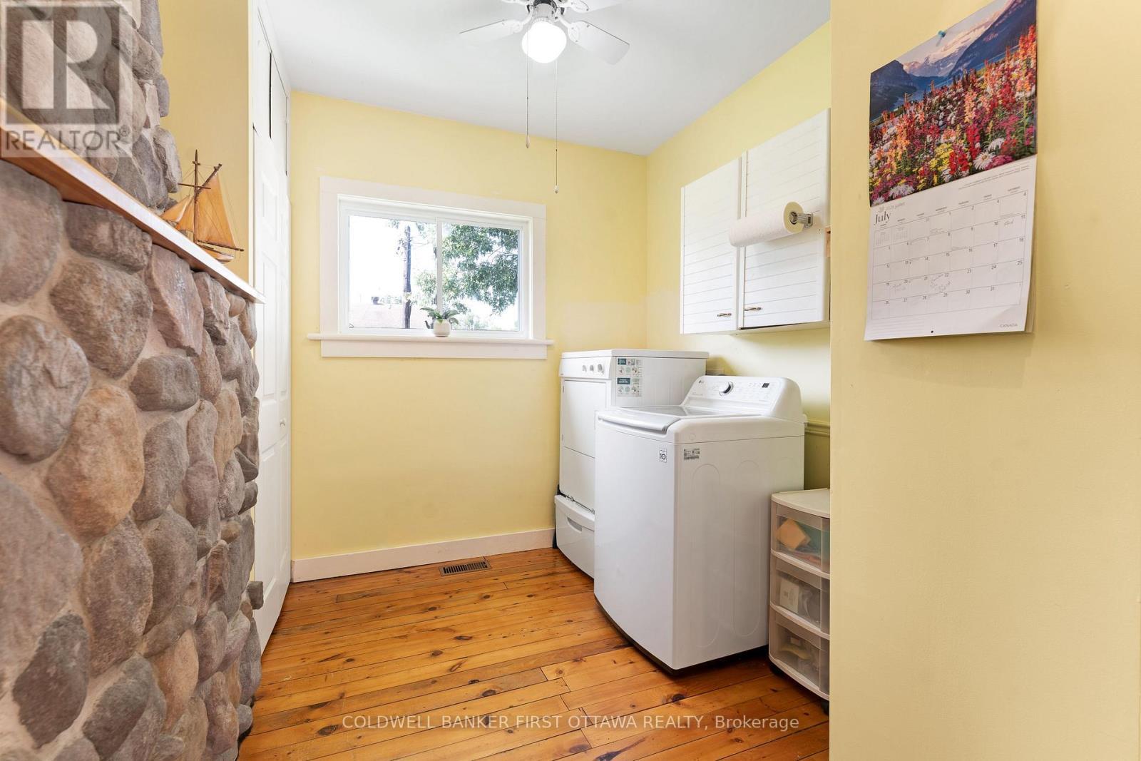 127 Rose Mac Drive, Drummond/North Elmsley, ON - Indoor Photo Showing Laundry Room