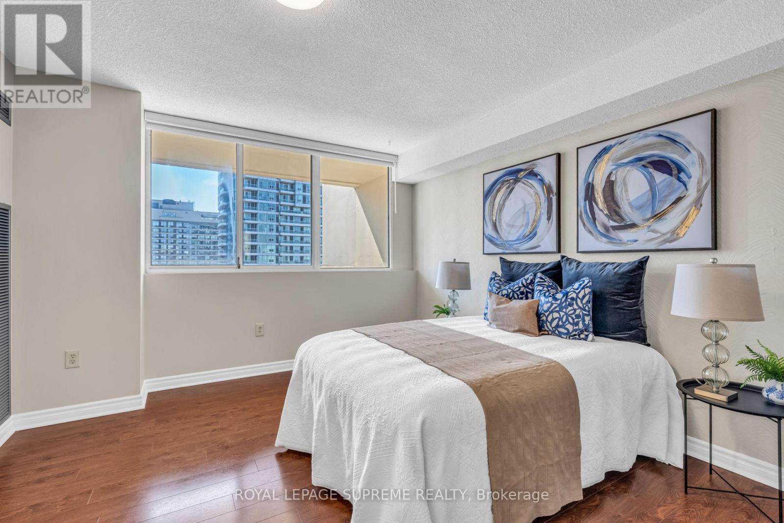 1907 - 3590 Kaneff Crescent, Mississauga, ON - Indoor Photo Showing Bedroom