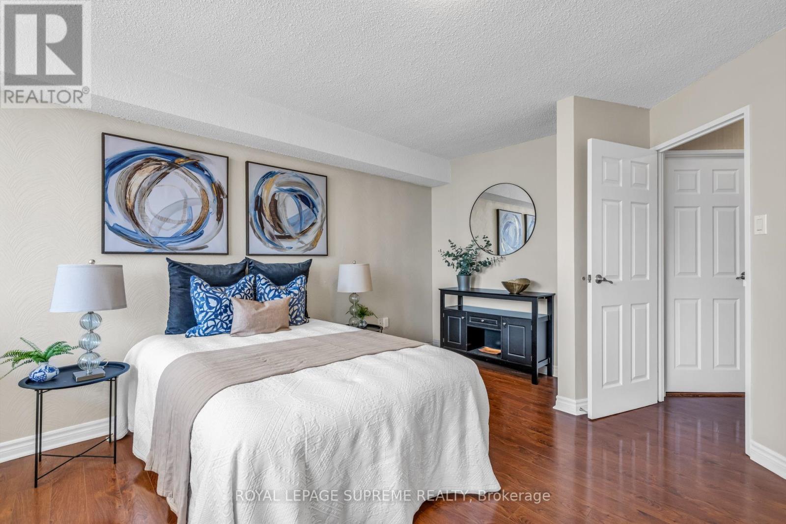 1907 - 3590 Kaneff Crescent, Mississauga, ON - Indoor Photo Showing Bedroom