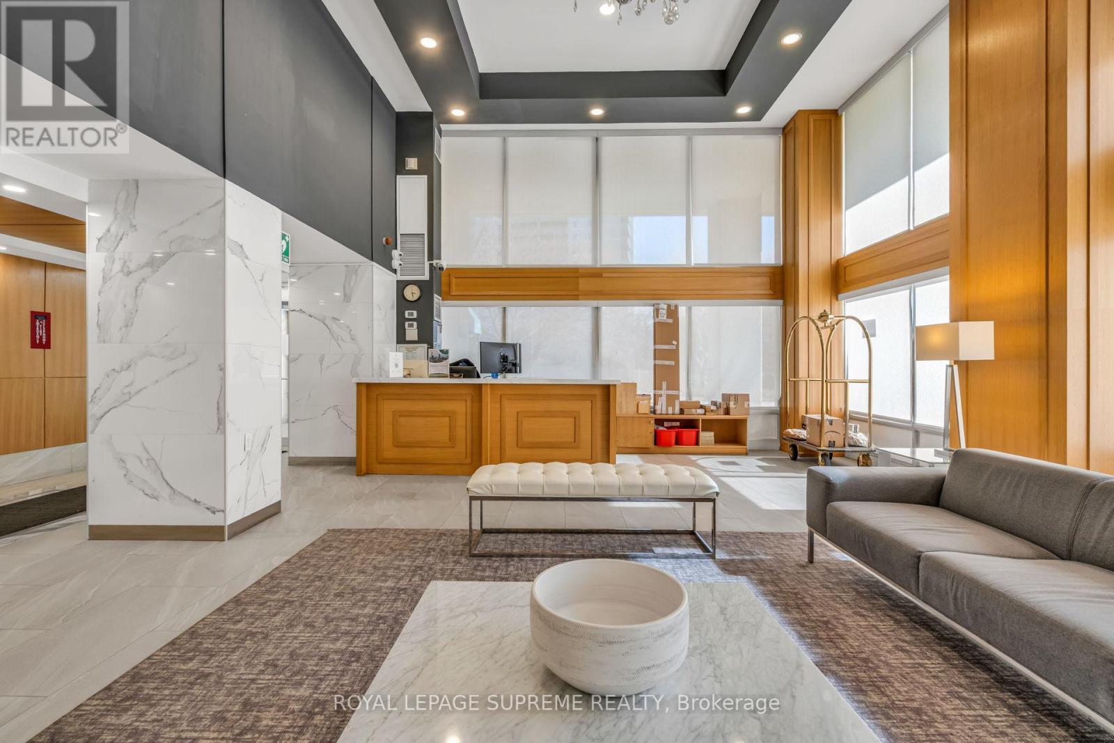 1907 - 3590 Kaneff Crescent, Mississauga, ON - Indoor