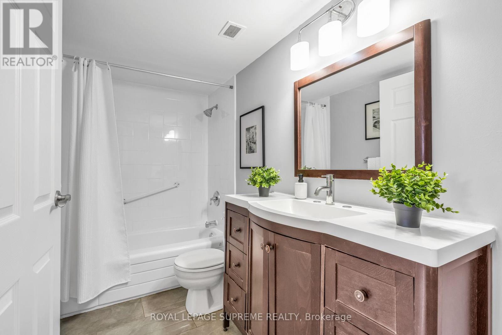 1907 - 3590 Kaneff Crescent, Mississauga, ON - Indoor Photo Showing Bathroom
