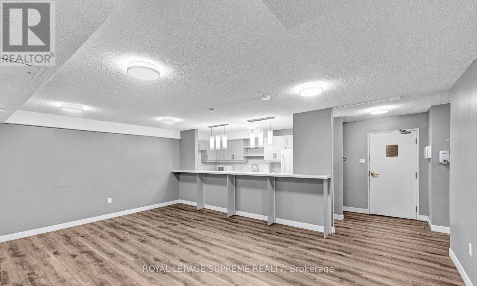 1907 - 3590 Kaneff Crescent, Mississauga, ON - Indoor