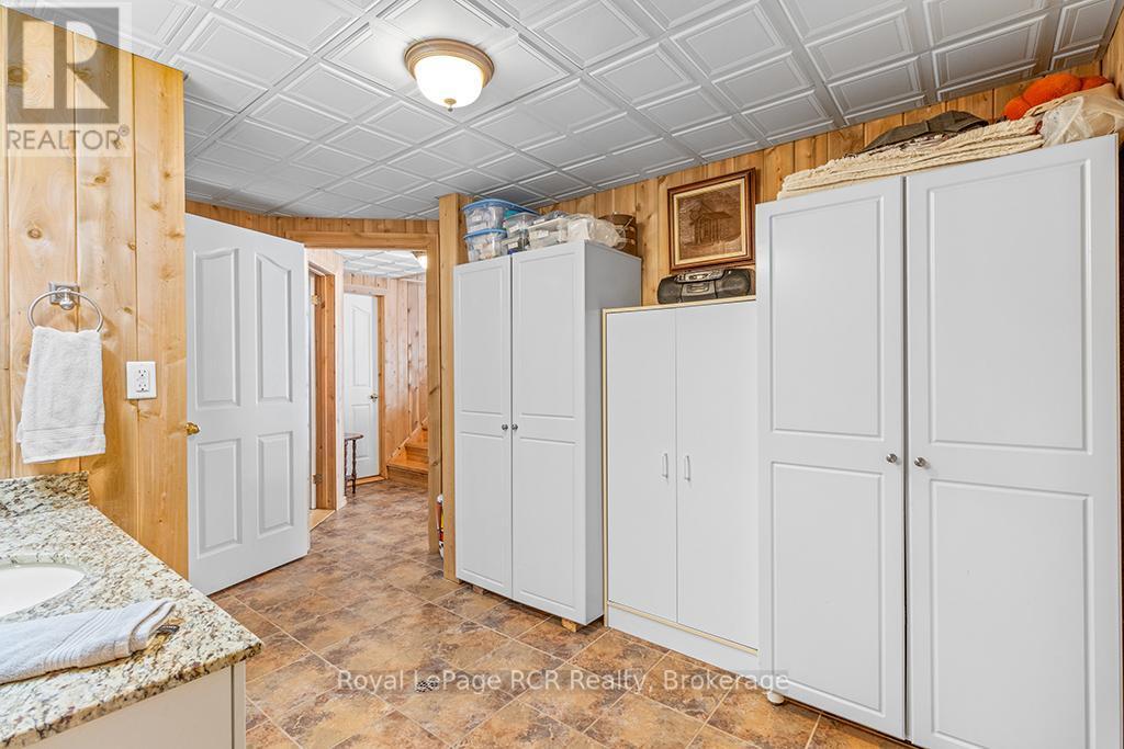 LOWER LEVEL LARGE 3 PC BATHROOM - 48 Island View Drive N, South Bruce Peninsula, ON - Indoor Photo Showing Other Room