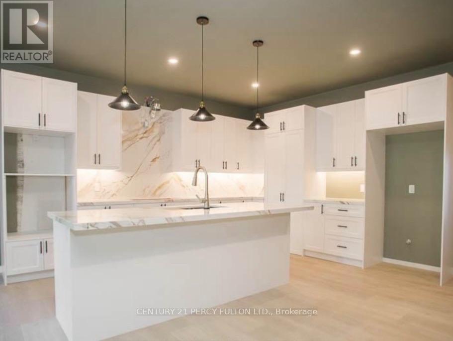 7 Scott Drive, Norfolk, ON - Indoor Photo Showing Kitchen