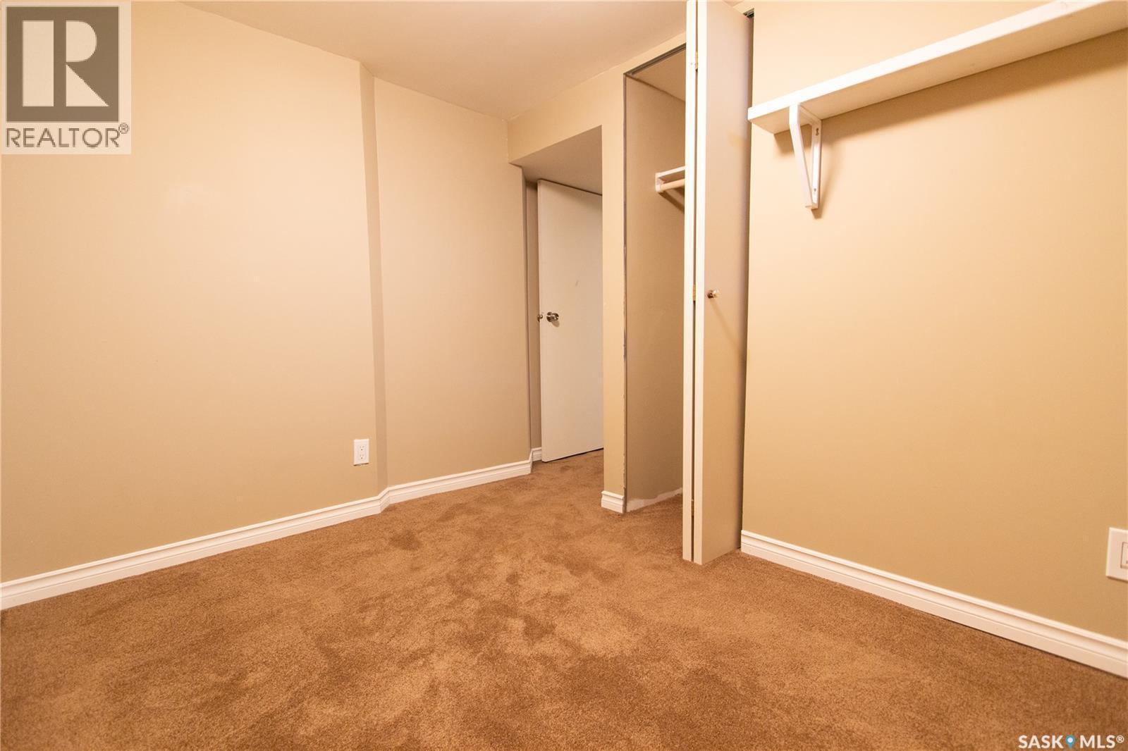 376 6Th Avenue Nw, Swift Current, SK - Indoor Photo Showing Other Room