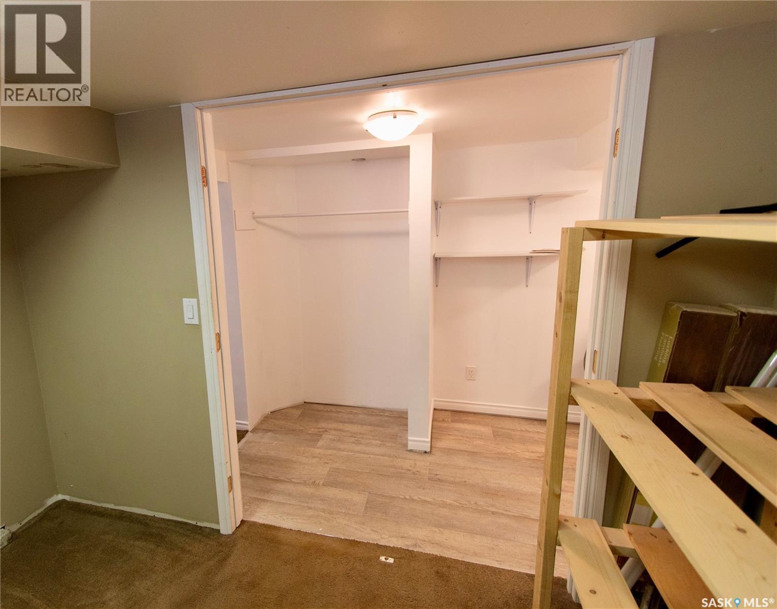 376 6Th Avenue Nw, Swift Current, SK - Indoor