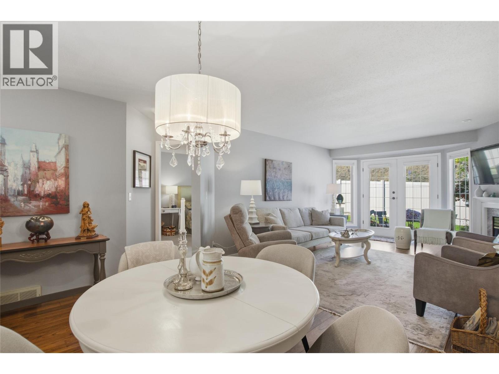 1750 Pacific Way Unit# 6, Kamloops, BC - Indoor Photo Showing Dining Room