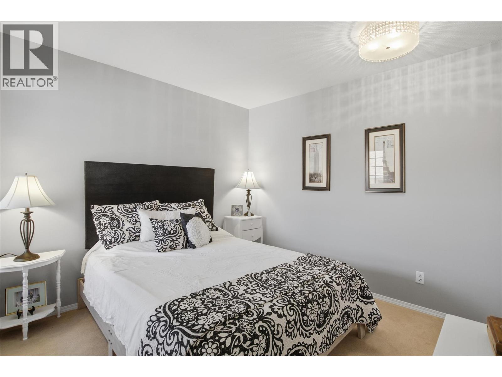 1750 Pacific Way Unit# 6, Kamloops, BC - Indoor Photo Showing Bedroom