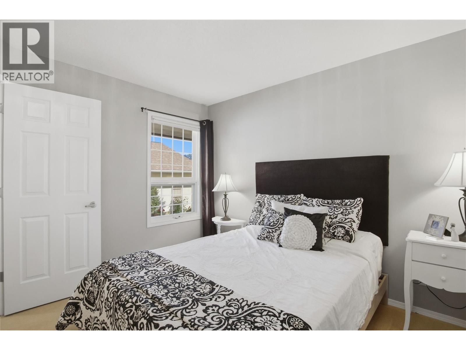1750 Pacific Way Unit# 6, Kamloops, BC - Indoor Photo Showing Bedroom