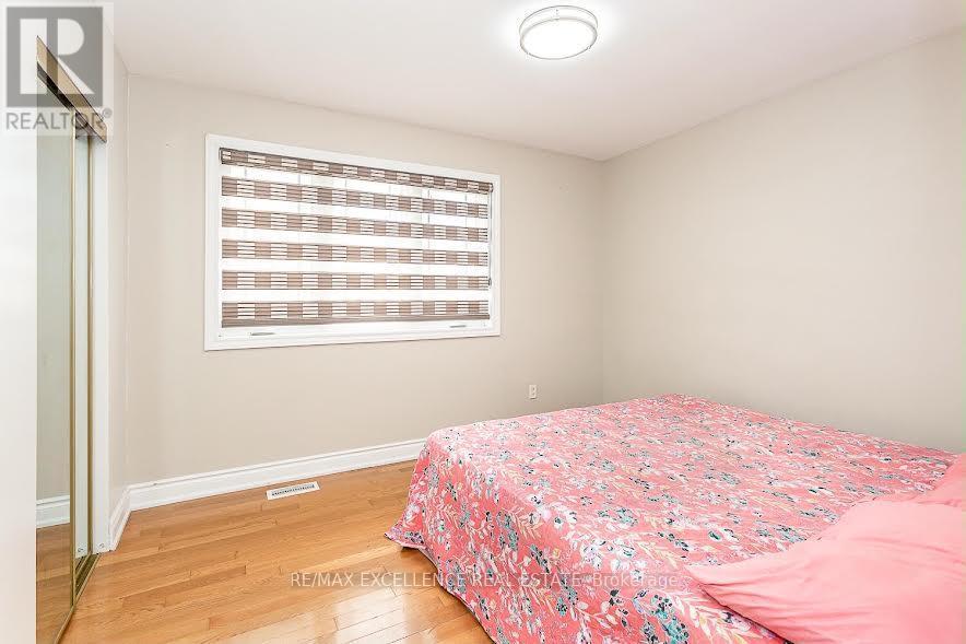 7208 Hermitage Road, Mississauga, ON - Indoor Photo Showing Bedroom